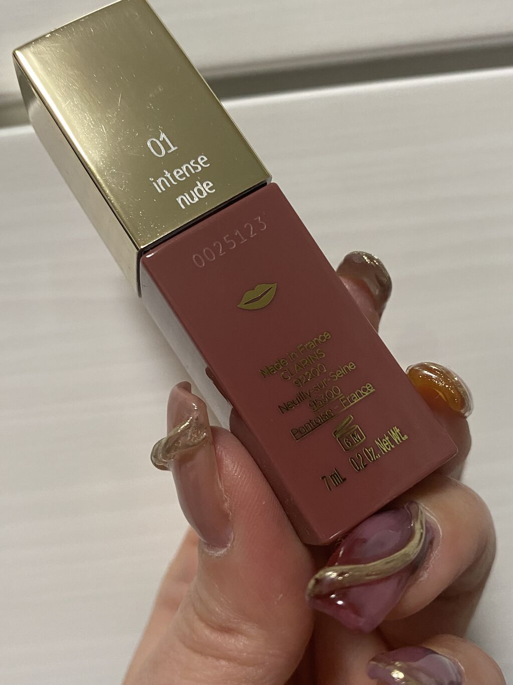 お気に入りのitem- ̗̀ ෆෆ  ̖́-

これさえあればバッチリと言うより
組み合わせて使います( ⁎ᵕᴗᵕ⁎ )♡

【使った商品】CLARINSコンフォート リップオイル インテンス01
【色味】ブラウン系
【色もち】仕込みが大切