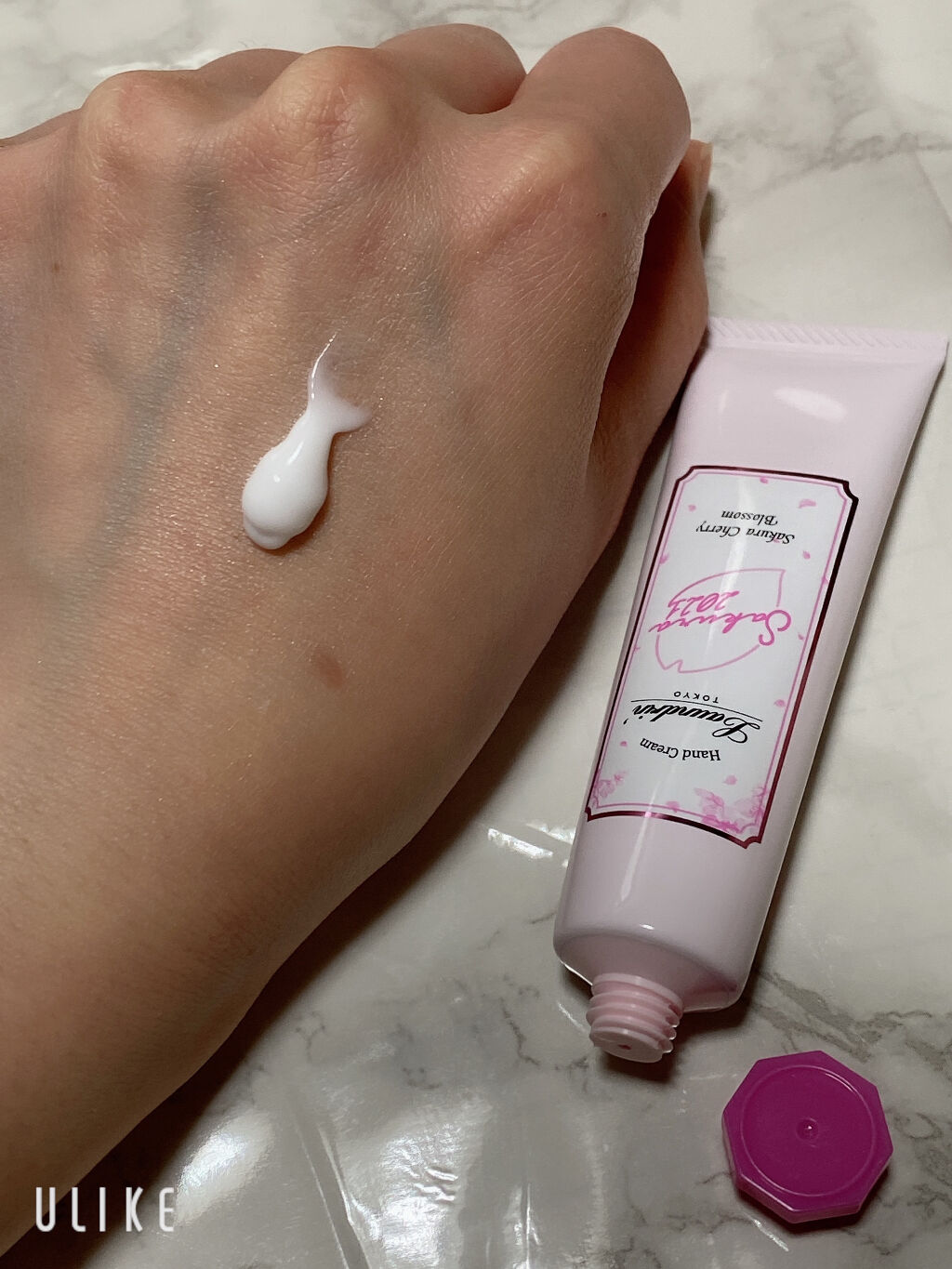 パフュームハンドクリーム サクラチェリーブロッサム2022/ランドリン/ハンドクリームを使ったクチコミ（2枚目）