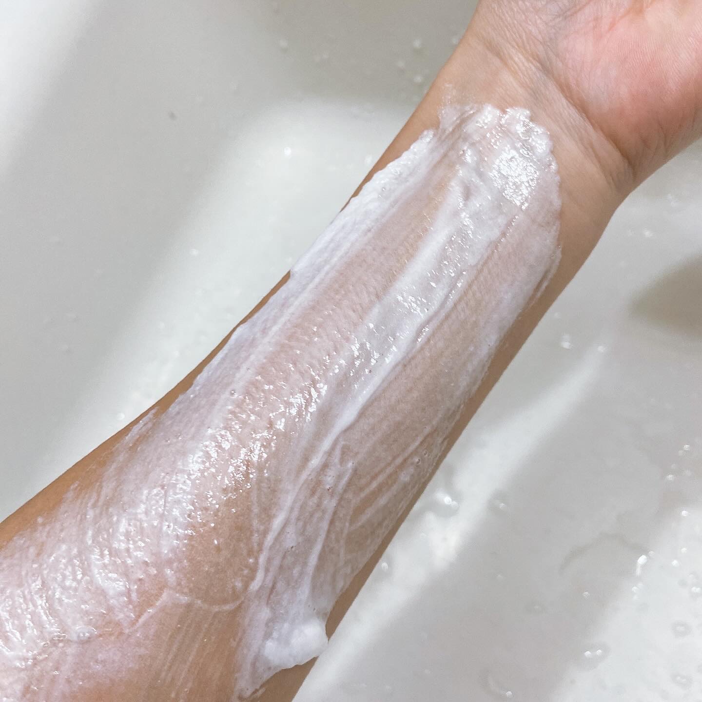 ダヴ クリームボディウォッシュ コンフォートモイスチャー/ダヴ/ボディソープを使ったクチコミ（3枚目）