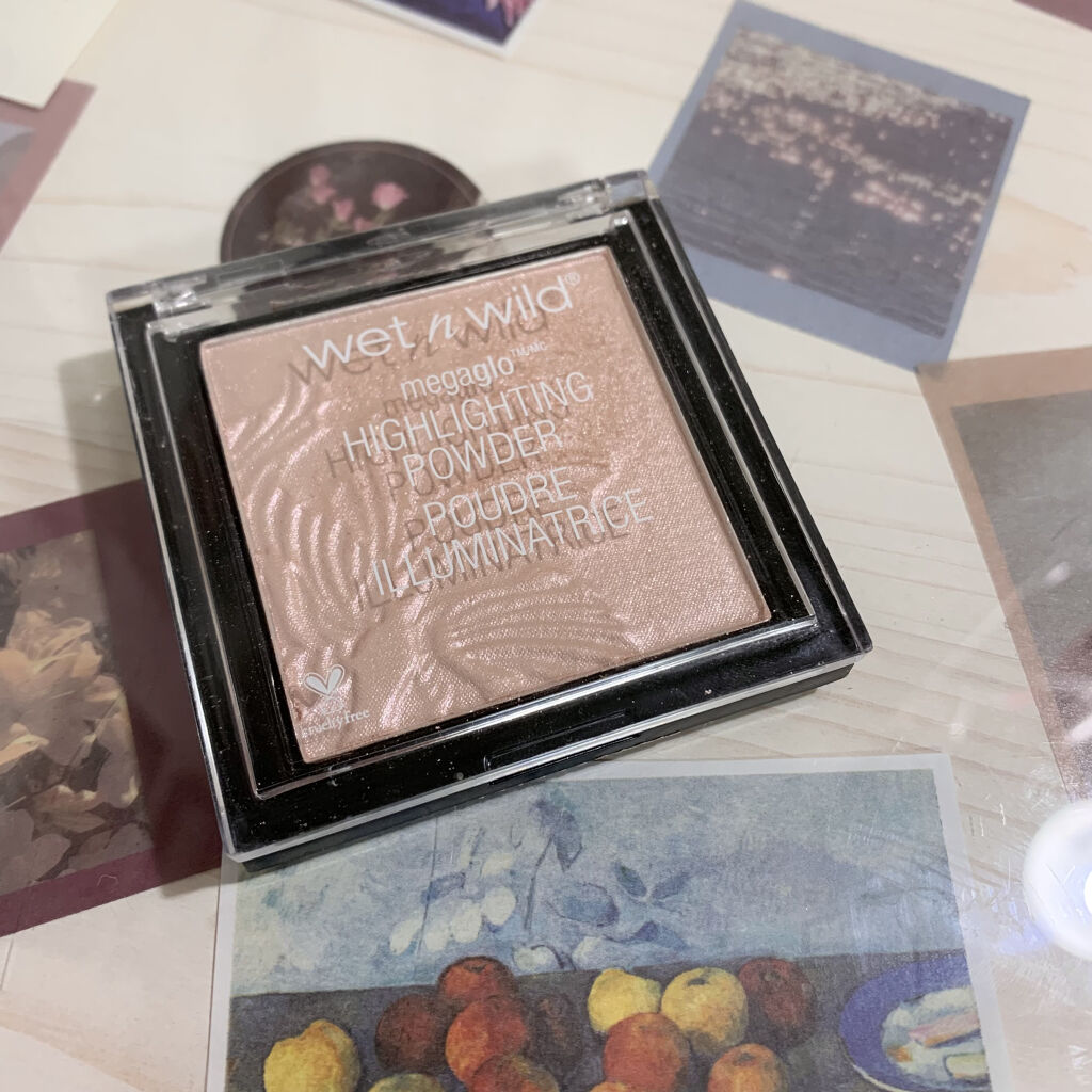 MegaGlo Highlighting Powder/wet 'n' wild/パウダーハイライトを使ったクチコミ（2枚目）