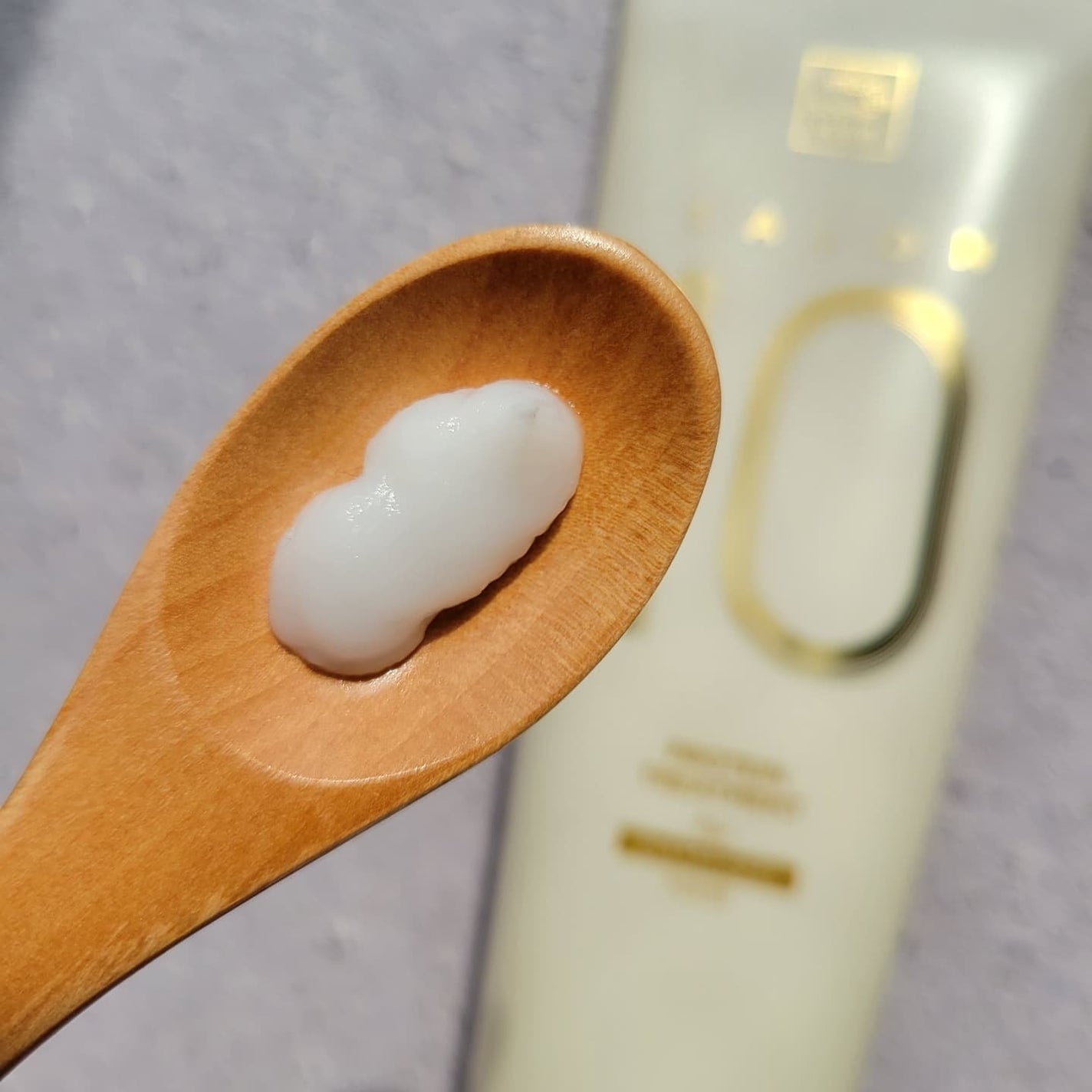 サロン10 洗いながさないトリートメント アンプルヘアミスト 超ダメージヘア用 /miseenscene/ヘアミストを使ったクチコミ(3枚目)