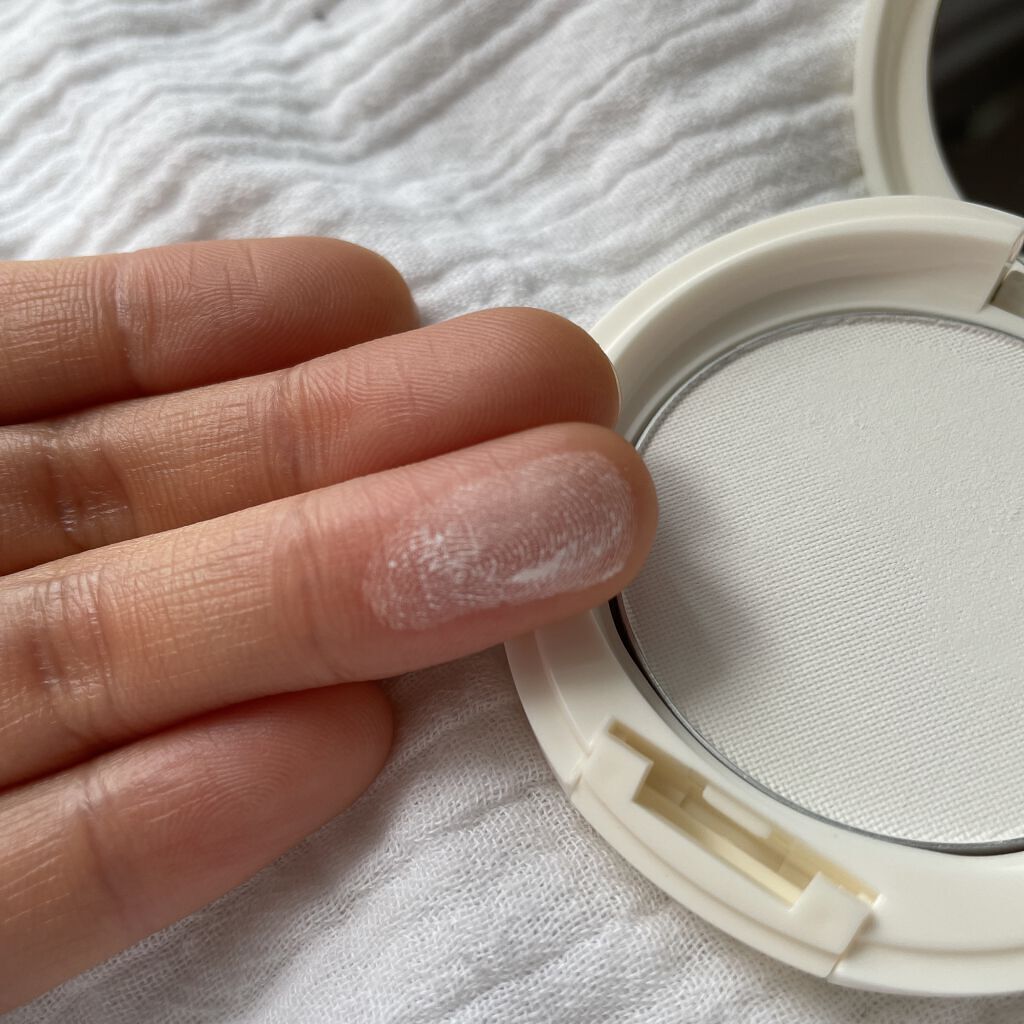 アクメディカ 薬用 フェイスパウダー クリア N/ナリスアップ/プレストパウダーを使ったクチコミ（2枚目）