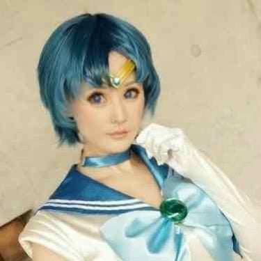 🌙コスプレ🌙

もう引退しましたが、二年くらい前にコスプレしたセーラーマーキュリー🌟
小学生の姪っ子に褒められた写真🥰✨
もう少し若かったら鬼滅コスしたかったなぁ😭💦

40過ぎてレイヤーとか痛いよね…