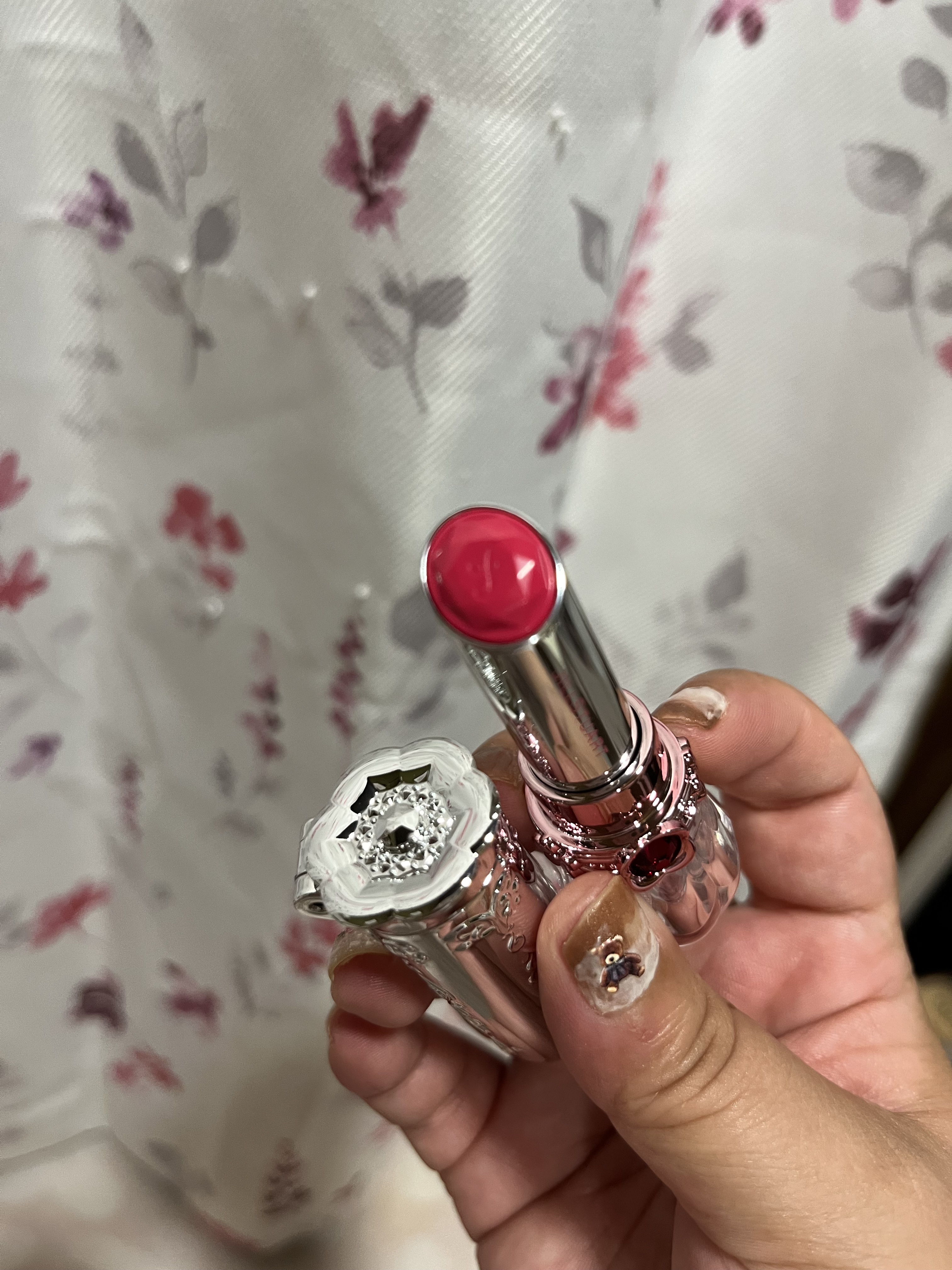 ジルスチュアート　リップブロッサム グロウ 105 royal strawberry <ギルティパフェタイム>(限定色)/JILL STUART/口紅を使ったクチコミ（2枚目）