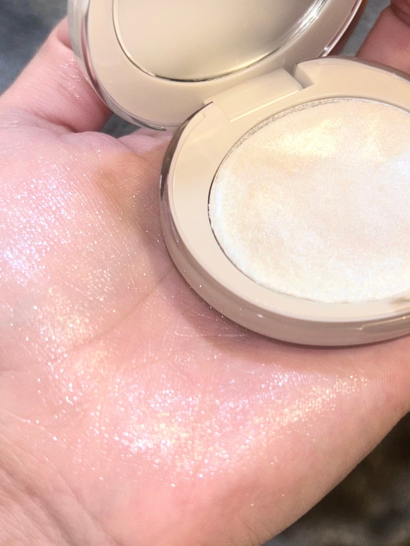 CUBISM ダイアモンドハイライト/Joocyee/パウダーハイライトを使ったクチコミ(5枚目)