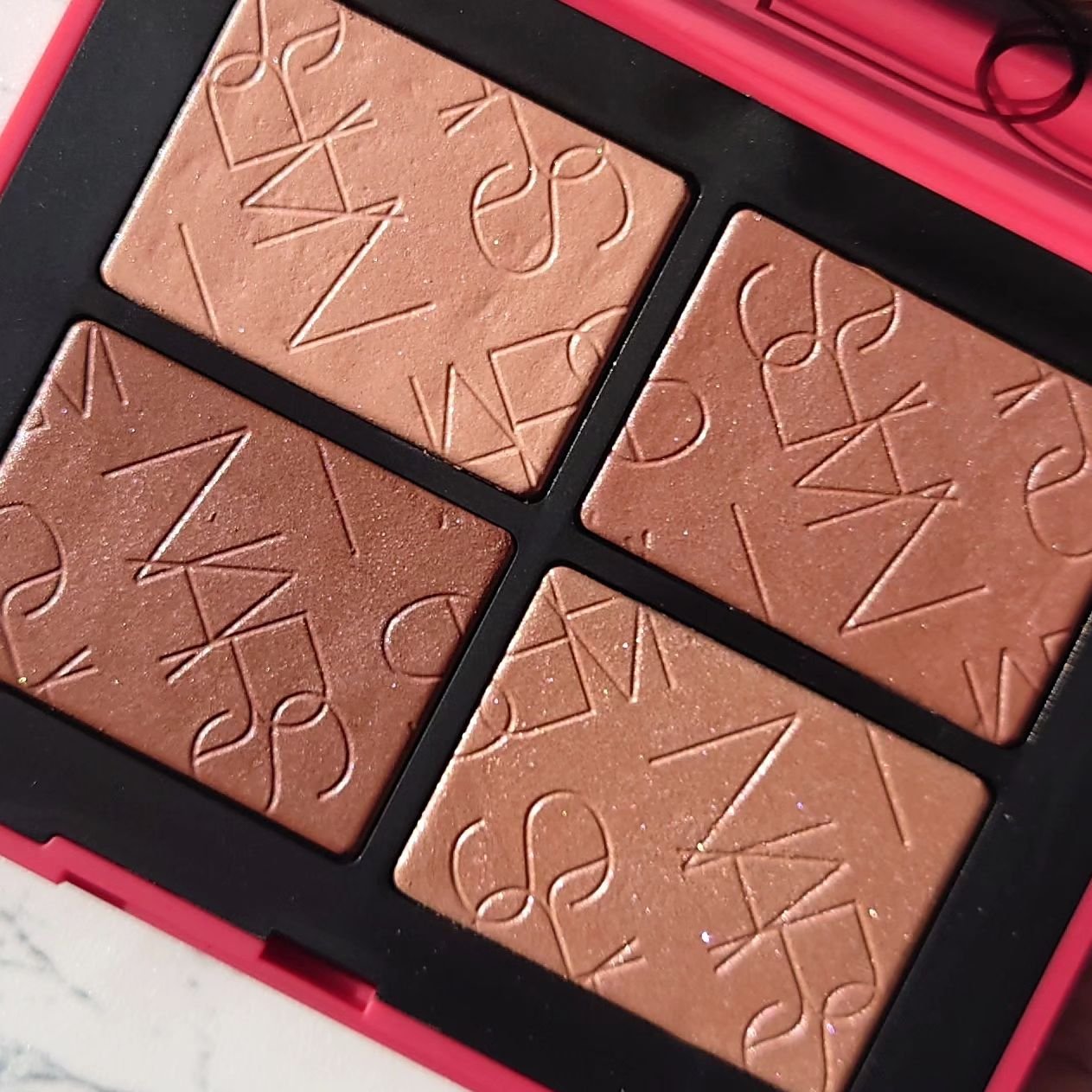 ライトリフレクティング クワッドアイシャドー/NARS/アイシャドウパレットを使ったクチコミ（3枚目）