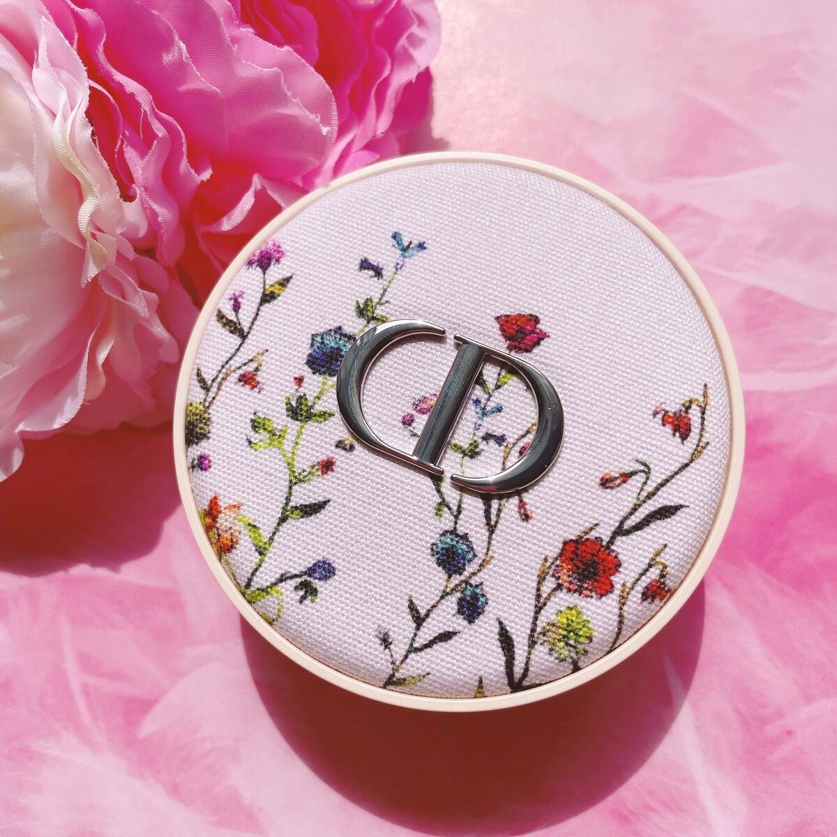 ディオールスキン フォーエヴァー クッション パウダー/Dior/ルースパウダーを使ったクチコミ(2枚目)