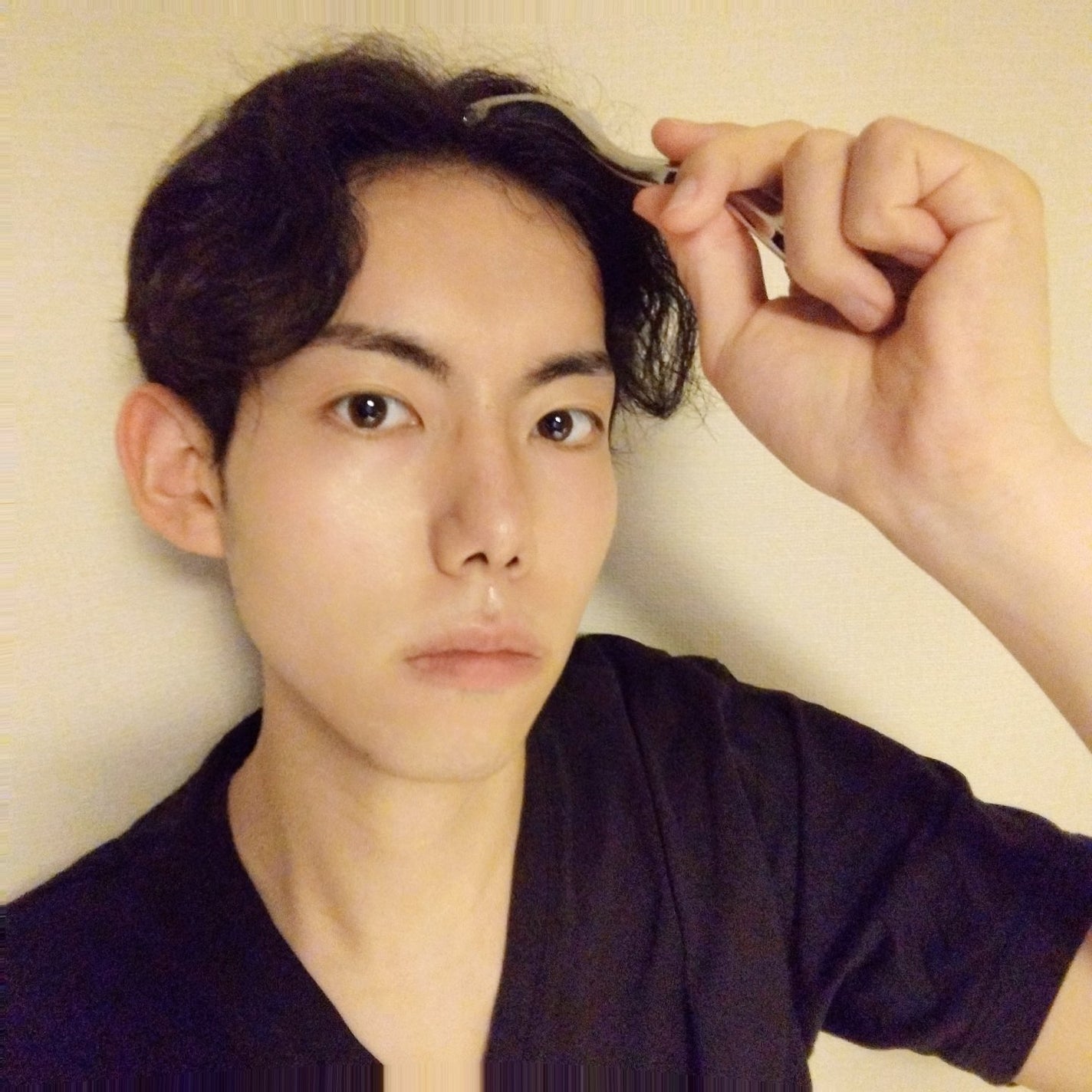 あき┃筋トレ美容家 on LIPS 「【上向きマッサージでリフトアップ! 小顔に導く美顔ローラー】年..」(2枚目)