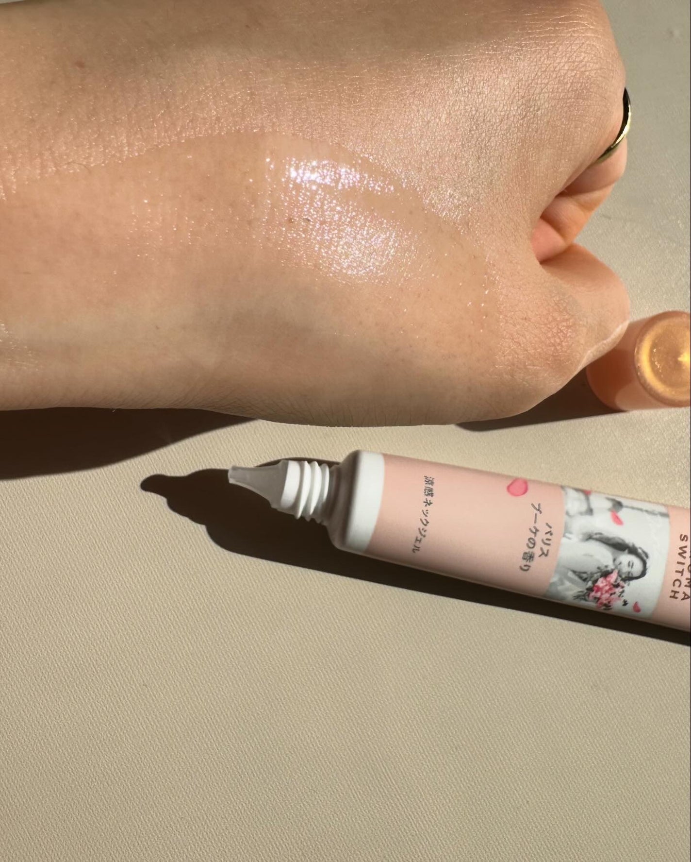 8x4 アロマスイッチ 涼感ネックジェル パリスブーケの香り/8x4/デオドラント・制汗剤を使ったクチコミ(4枚目)