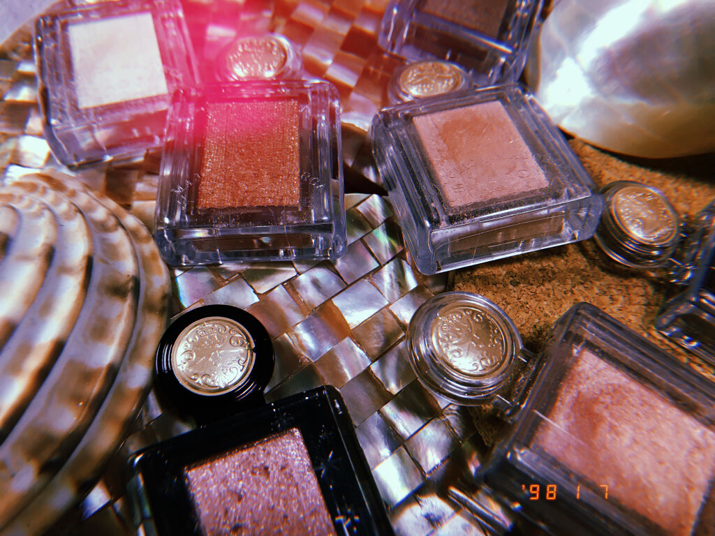 シャドーカスタマイズ/MAJOLICA MAJORCA/単色アイシャドウを使ったクチコミ（1枚目）