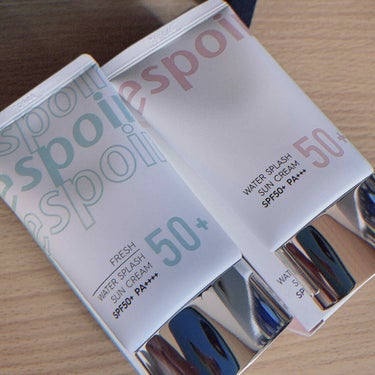 espoir WATER SPLASH SUN CREAM (SPF50 PA+++ +)


Qoo10でセール中だったので気になって買ってみました。2つで2500円ぐらいです。

緑→サラサラとした