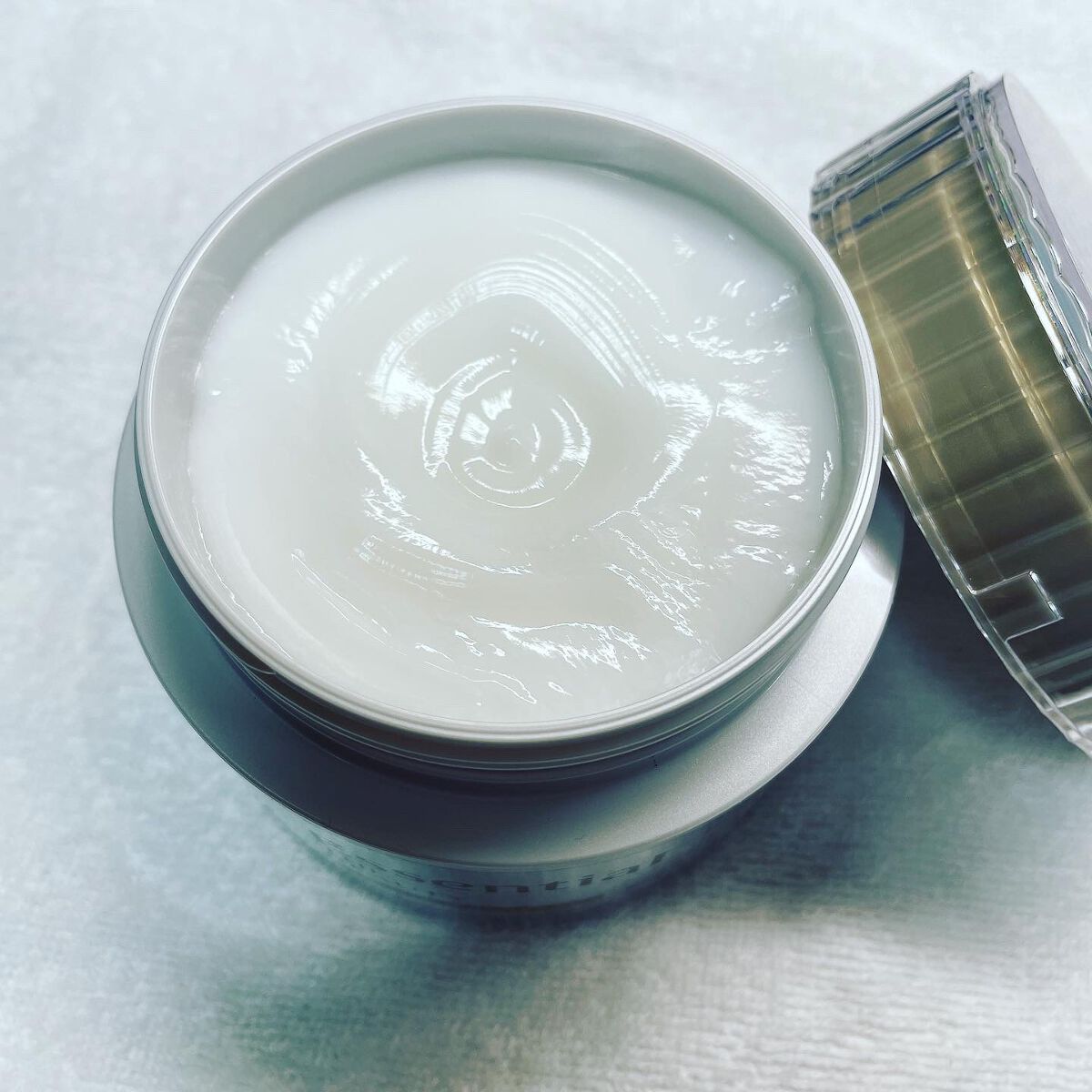 Essential THE BEAUTY 髪のキメ美容バリアヘアマスク/エッセンシャル/ヘアマスク・ヘアパックを使ったクチコミ(2枚目)