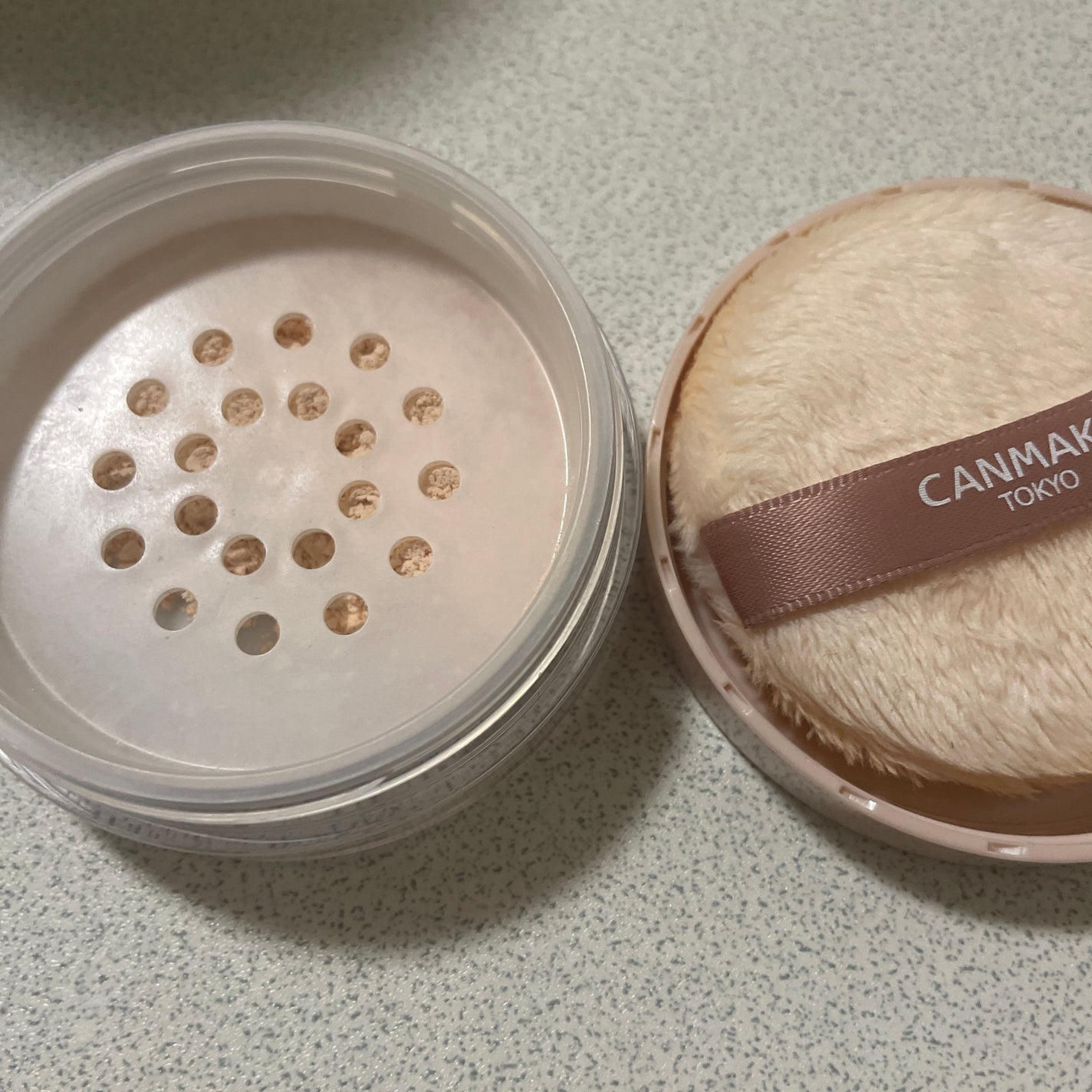 シルキールースモイストパウダー/キャンメイク/ルースパウダーを使ったクチコミ(2枚目)