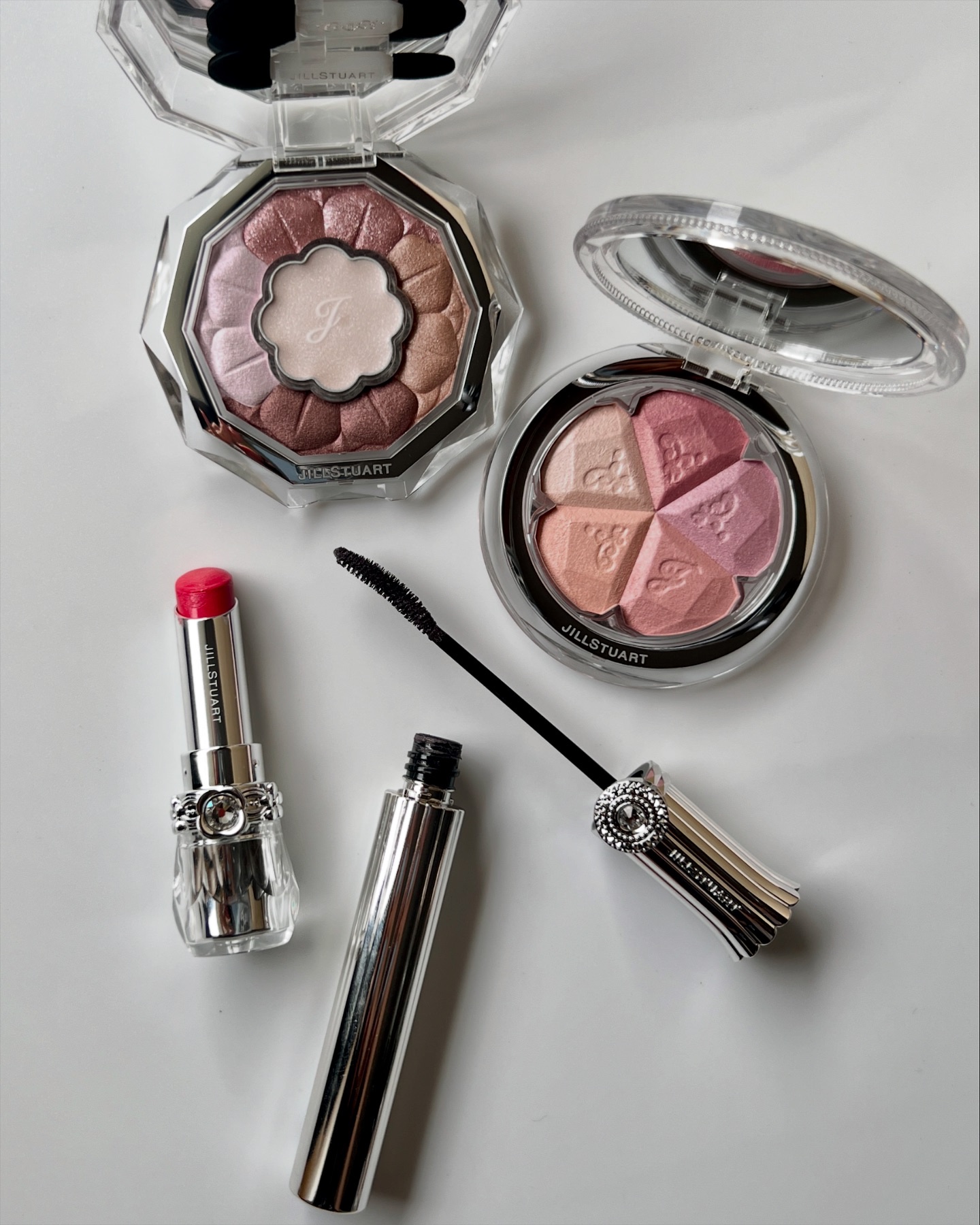 ジルスチュアート ブルーミングラッシュ　ニュアンスカーラー 17 snowy gray（限定）/JILL STUART/マスカラを使ったクチコミ（3枚目）