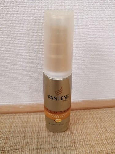 ～付けるだけでしっとりなめらかに～
今回はPANTENE インテンシブ ヴィタミルクを紹介します！   
初めての投稿なので説明がよく分からなかったらすいません🙇 
お風呂上がりの髪の毛を乾かす前におす