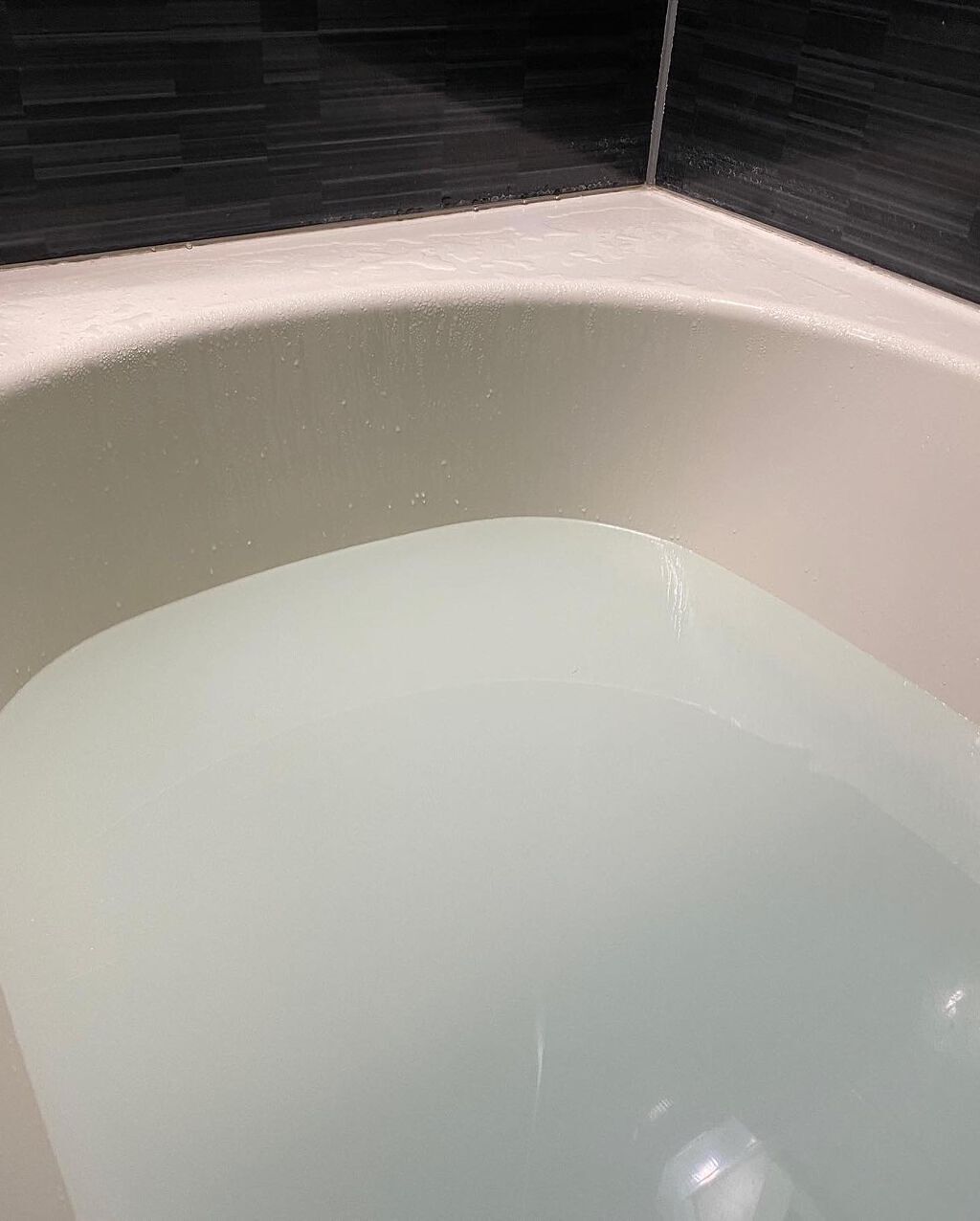 HR on LIPS 「お風呂が美容液に!というコンセプトのアンプルームceramid..」(3枚目)