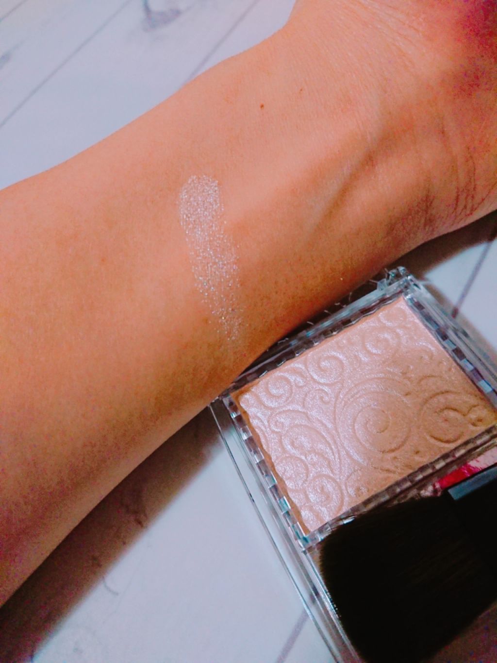 パールグロウハイライト/CEZANNE/パウダーハイライトを使ったクチコミ(4枚目)