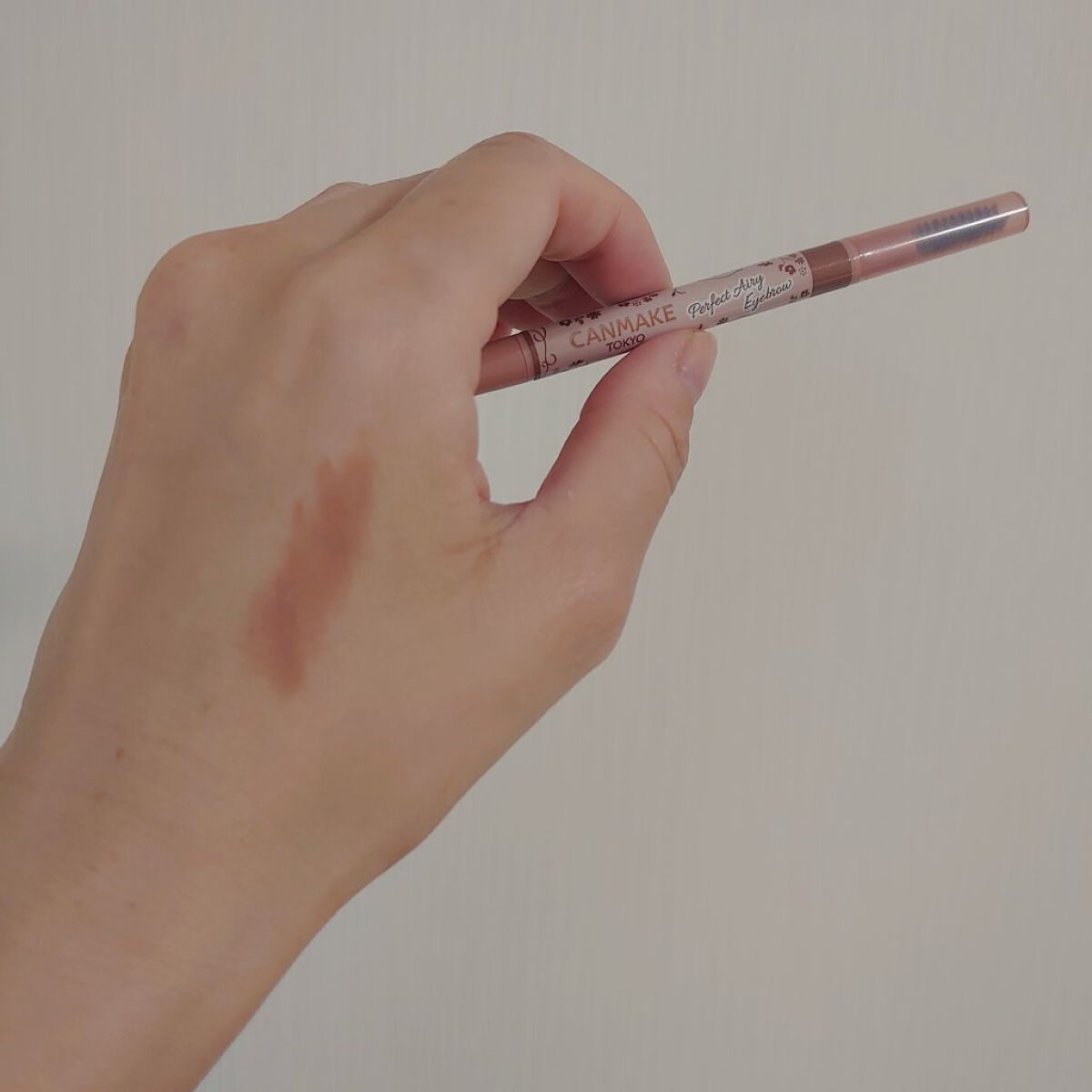 パーフェクトエアリーアイブロウ 04 ミルクティーブラウン/キャンメイク/アイブロウペンシルを使ったクチコミ（2枚目）