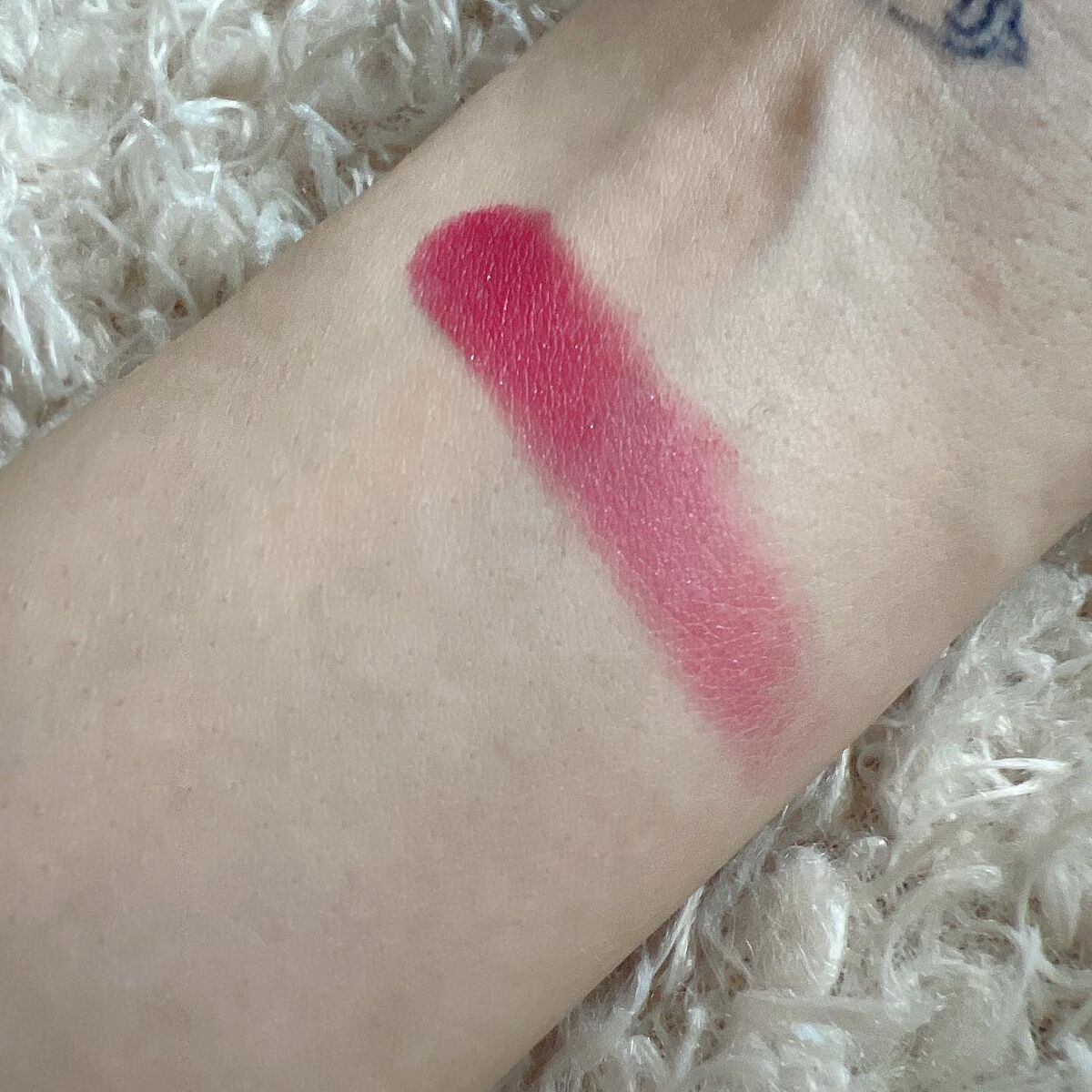 プリズム パウダーアイカラー/リンメル ロンドン/単色アイシャドウを使ったクチコミ(3枚目)