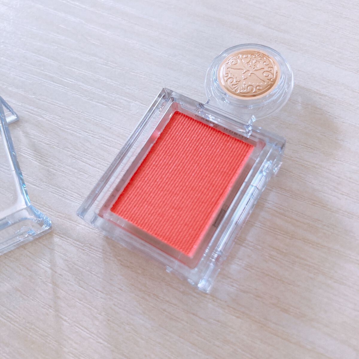 シャドーカスタマイズ RD422 熱情/MAJOLICA MAJORCA/単色アイシャドウを使ったクチコミ（2枚目）