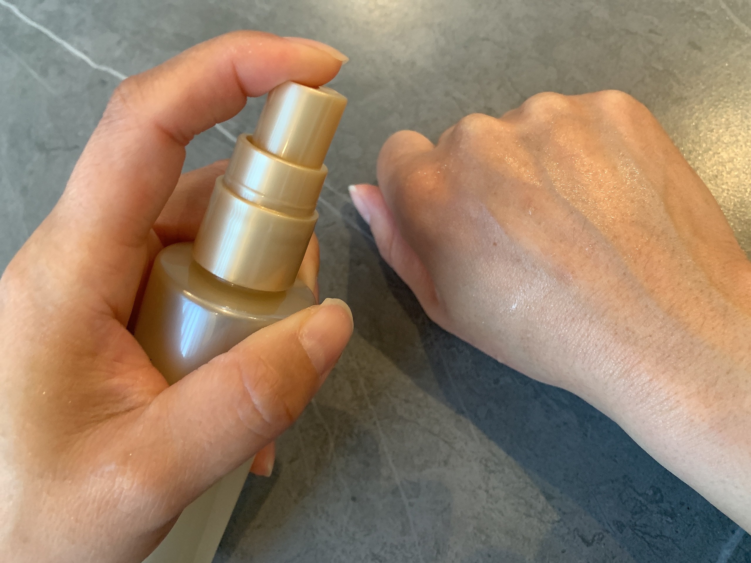 モイストラボ メイクキープミスト＜ツヤタイプ＞/Moist Labo/ミスト状化粧水を使ったクチコミ（2枚目）