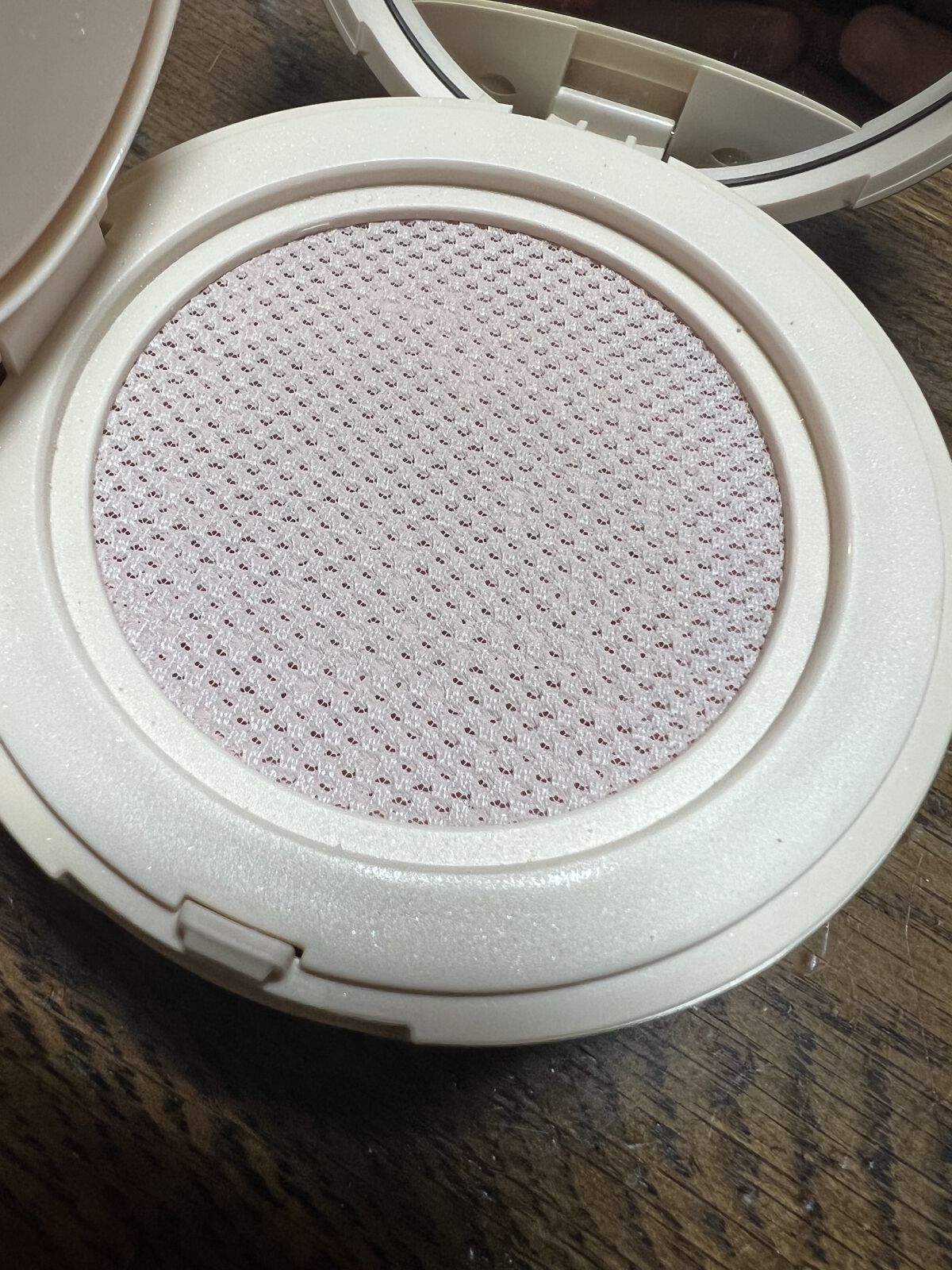 ディオールスキン フォーエヴァー クッション パウダー ローズ/Dior/ルースパウダーを使ったクチコミ（3枚目）