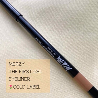 ☆MERZY THE FIRST GEL EYELINER
🌷GOLD LABEL

MERZYの福袋に入っていたジェルライナーです☺️
するするっとかけて目元に全くストレスがかからない描き心地。
細か