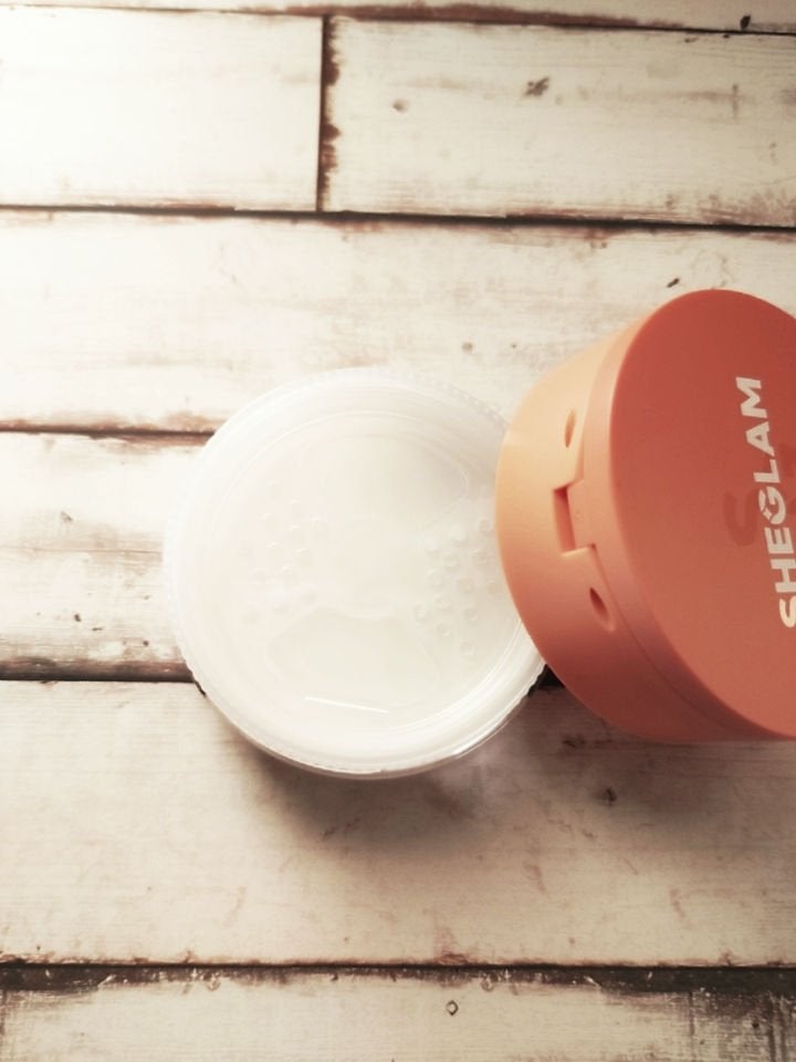 FACE&UNDER EYE SETTING POWDER DUO/SHEGLAM/ルースパウダーを使ったクチコミ(4枚目)