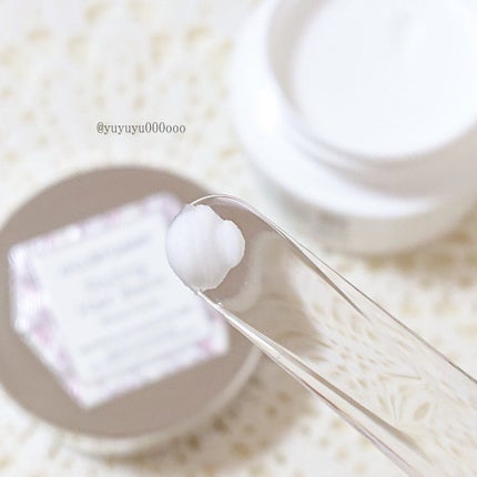 JILL STUART スタイリング ヘアバーム ホワイトフローラルのクチコミ「王道のジルの香り🌼
ホワイトフローラルの香りのヘアバーム💓
ジルスチュアート
スタイリングヘ.....」(2枚目)