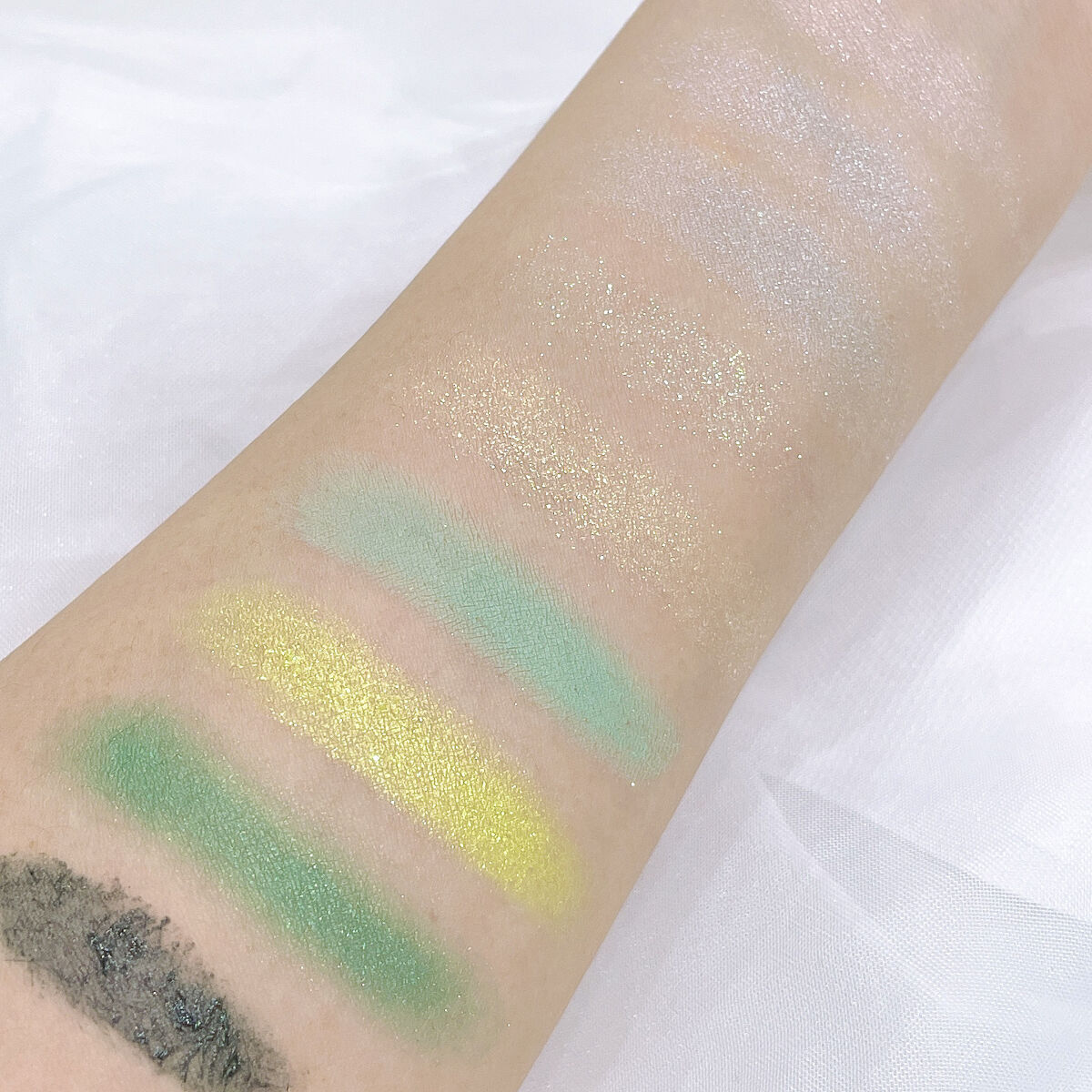 プリズム パウダーアイカラー/リンメル ロンドン/単色アイシャドウを使ったクチコミ（3枚目）