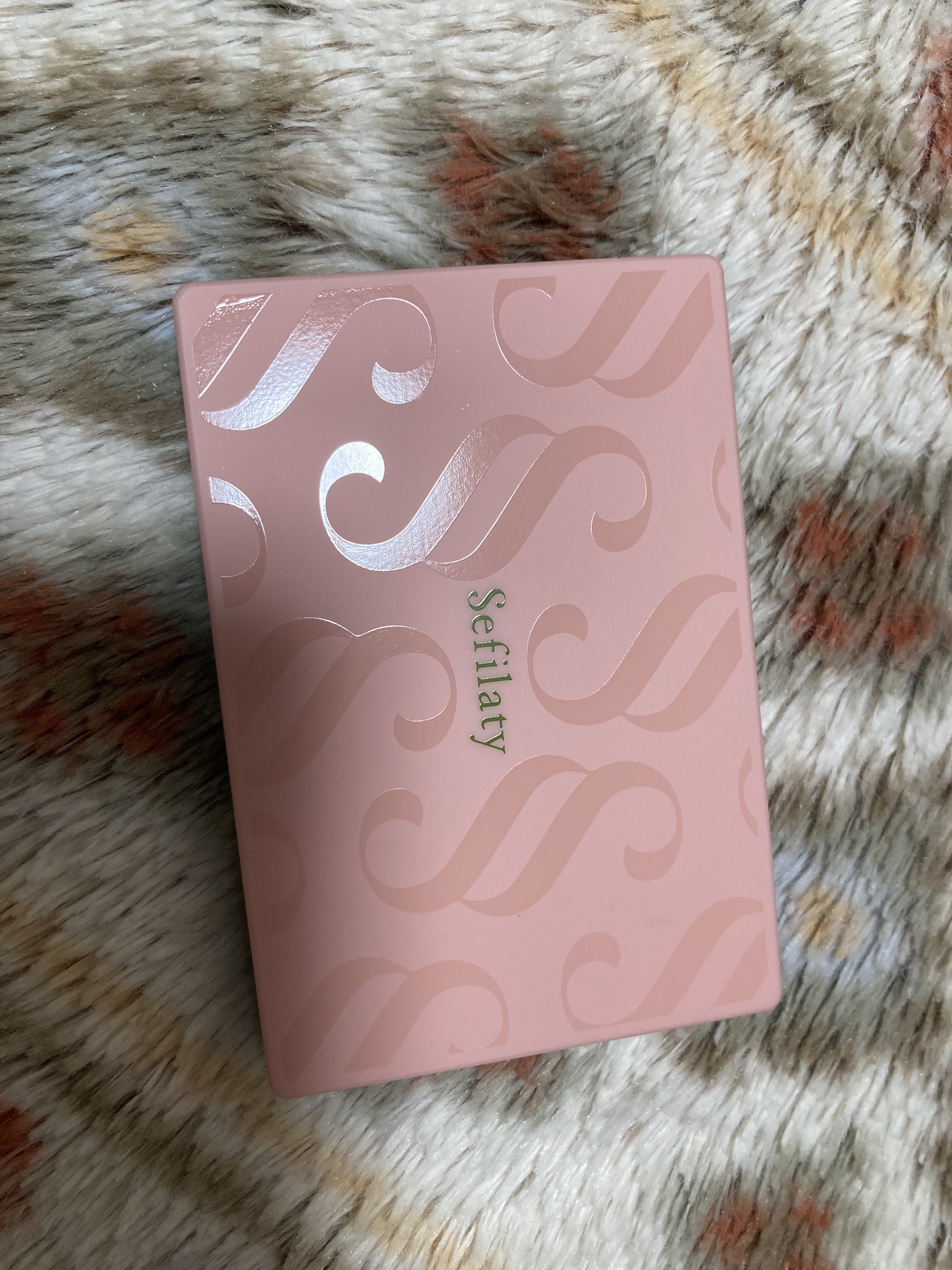 セフィラティ クイーンバレットアイズ 01 ラブポーション/Sefilaty/アイシャドウパレットを使ったクチコミ（2枚目）