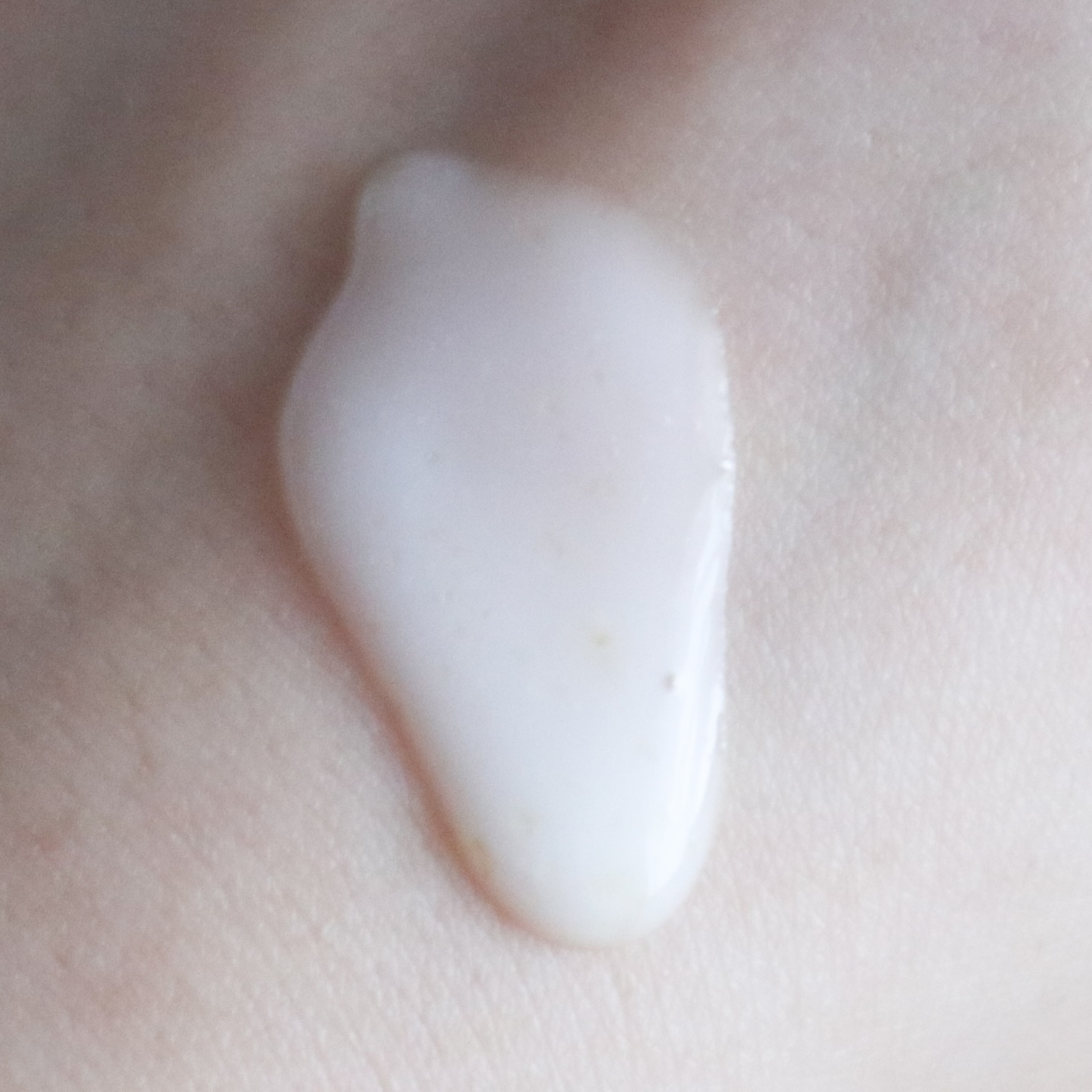 アフターグロウゆずビタCカプセルセラム/Luvum/ブースター・導入液を使ったクチコミ（3枚目）