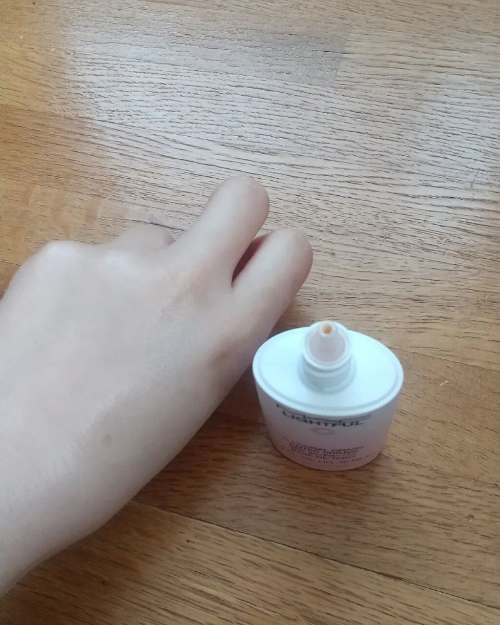 ライトフル Ｃ＋ティンティッド プライマーSPF45(PA++++)/M・A・C/化粧下地を使ったクチコミ（3枚目）