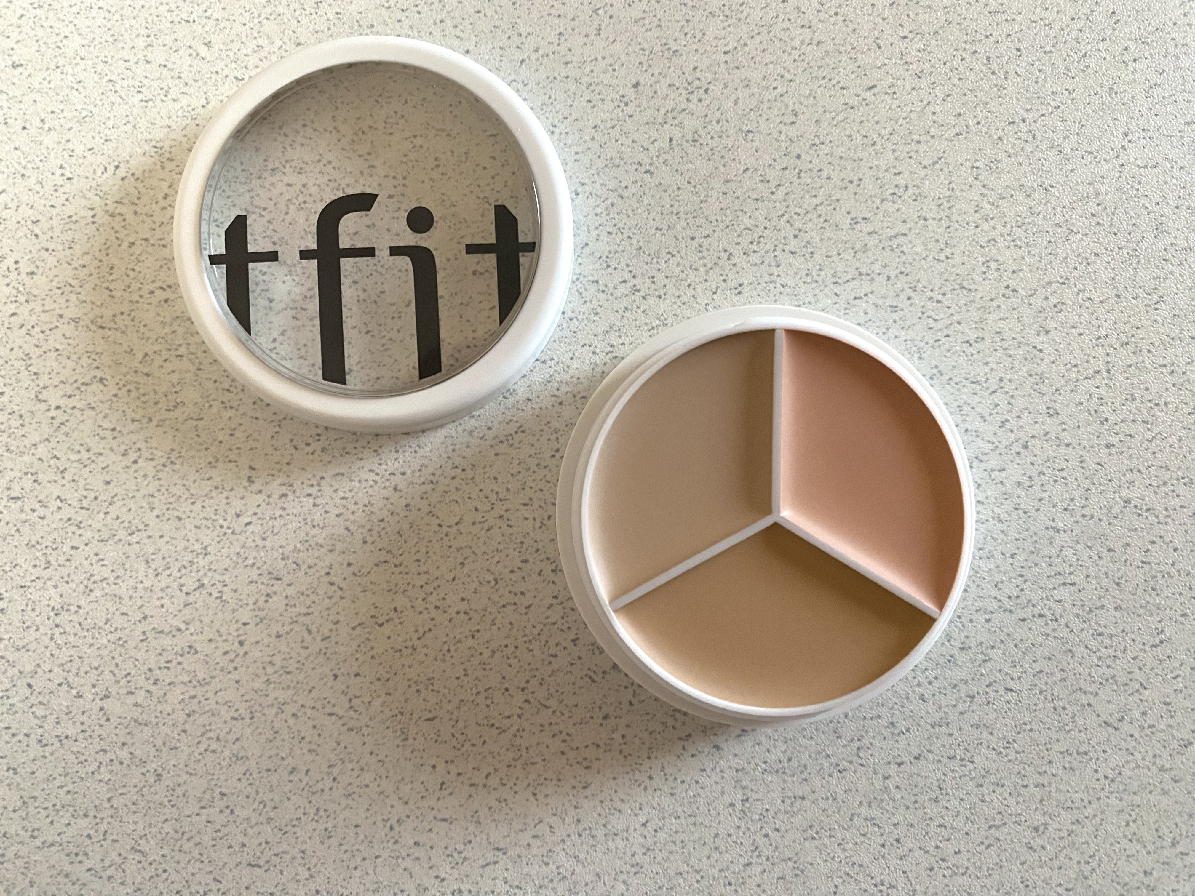 カバーアッププロコンシーラー/TFIT/パレットコンシーラーを使ったクチコミ（2枚目）