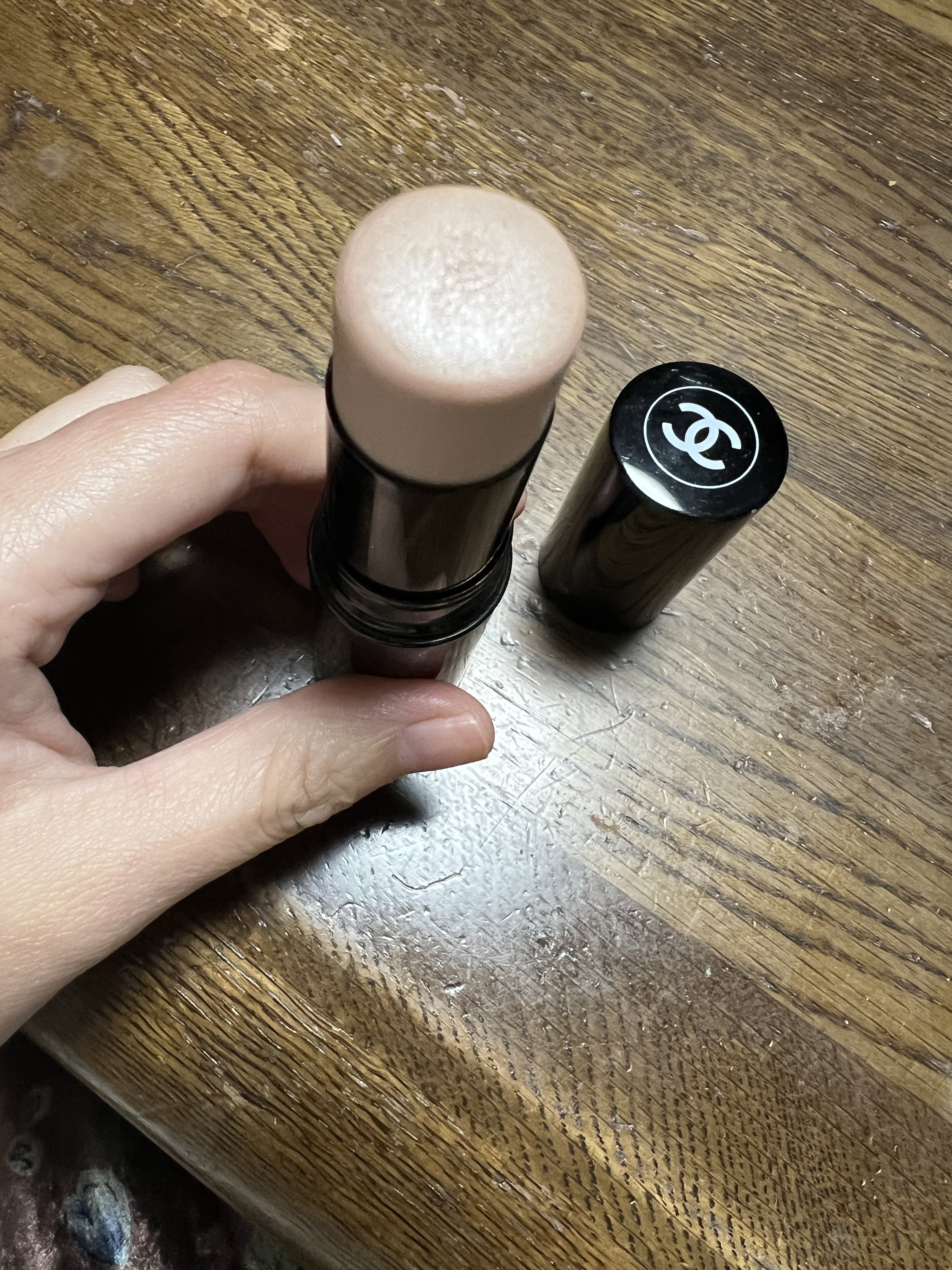 限定パウダーハイライト】ルミエール ドゥ ローシャン｜CHANELの