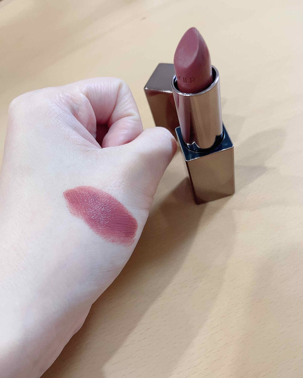 ルージュ エッセンシャル シルキー クリーム リップスティック/ローラ メルシエ/口紅を使ったクチコミ（2枚目）