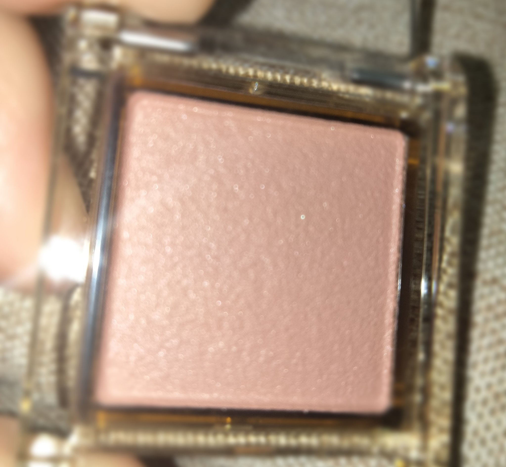 アイプランナー F03 ベッドサイド/excel/単色アイシャドウを使ったクチコミ（3枚目）