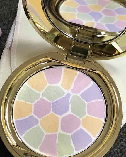 ラ プードル オートニュアンス/Elégance/プレストパウダーを使ったクチコミ(2枚目)