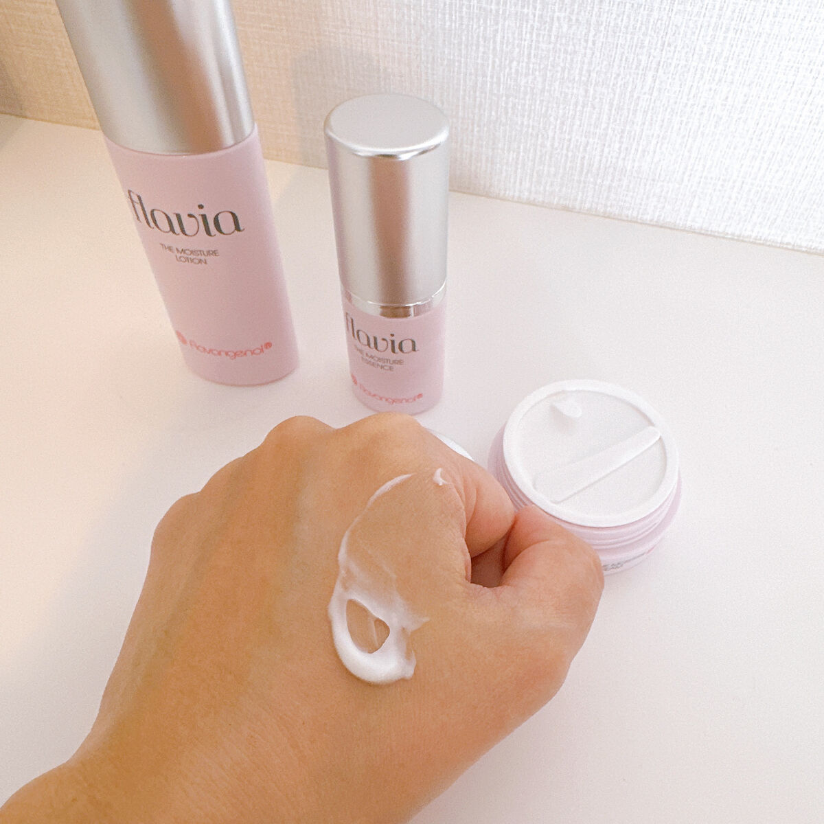 【未開封品】フラビア　化粧水　美容液　保湿クリーム3点セット フォーマルクライン 薬用フラビア 化粧水 保湿美容液 クリーム 3点セット