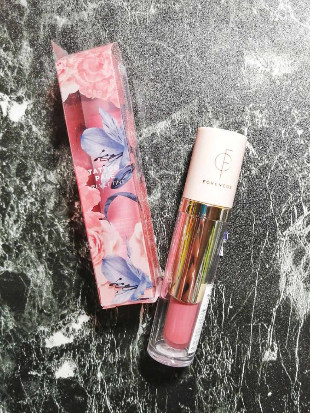 タトゥーベルベットティント/フォレンコス/リップティントを使ったクチコミ（1枚目）