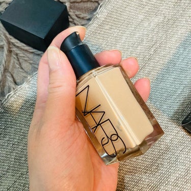 ライトリフレクティング ファンデーション/NARS/リキッドファンデーションを使ったクチコミ（2枚目）