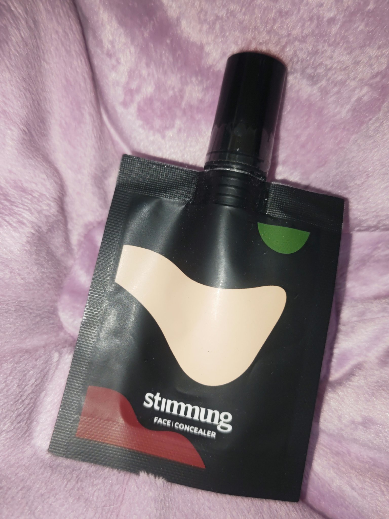 stimmung リキッド フェイス コンシーラーのクチコミ「カバー力よし！でも容量少ないし、使いにくい(^_^;)
こちらは、stimmungリキッド フ.....」（1枚目）