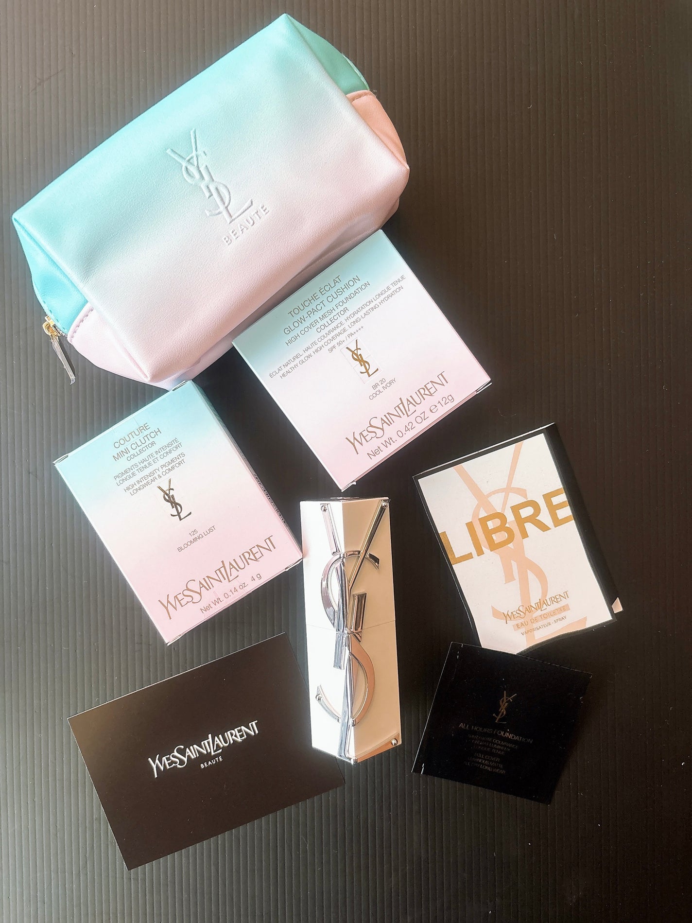 ラディアント タッチ グロウパクト/YVES SAINT LAURENT BEAUTE/クッションファンデーションを使ったクチコミ(2枚目)