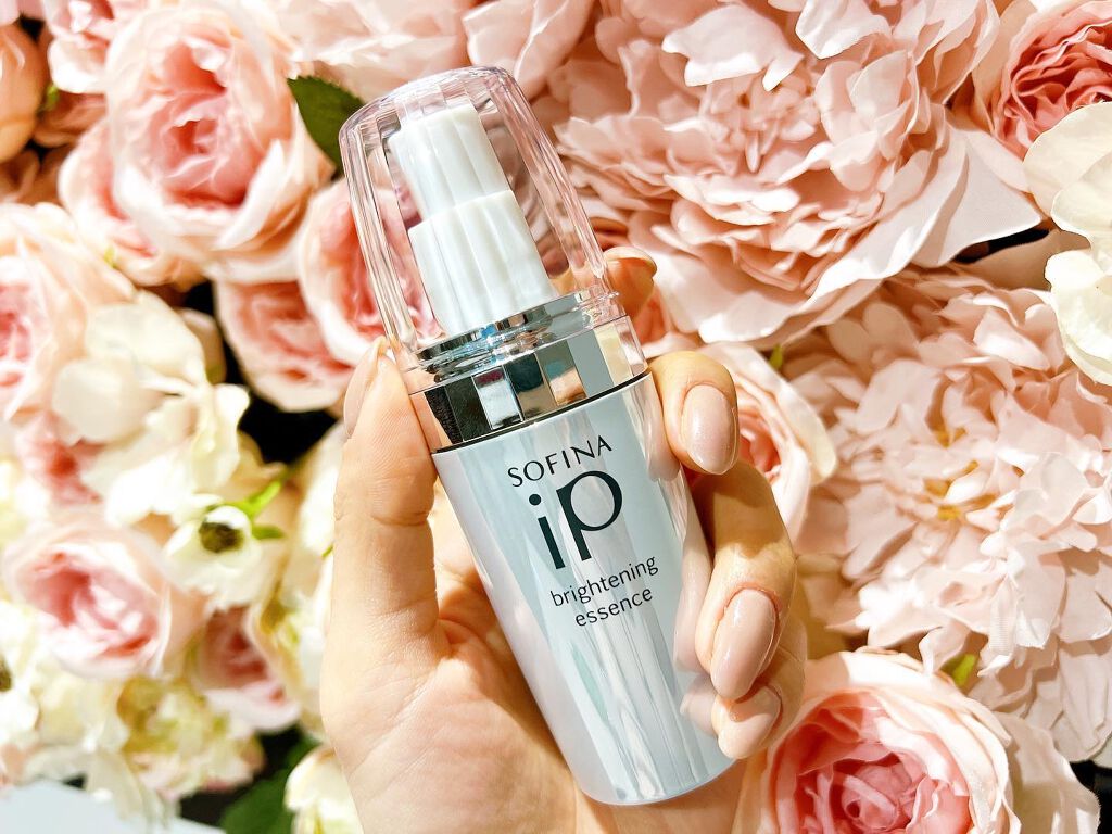 大好きなSOFINA ip からブライトニング美容液が発売されました！！
ハリ美容液を愛用しているので今は2本使いです！

花王独自の有効成分カモミラet がシミの元(メラノサイト)にアプローチしてくれる。
シミになる前！増える前！に先回り