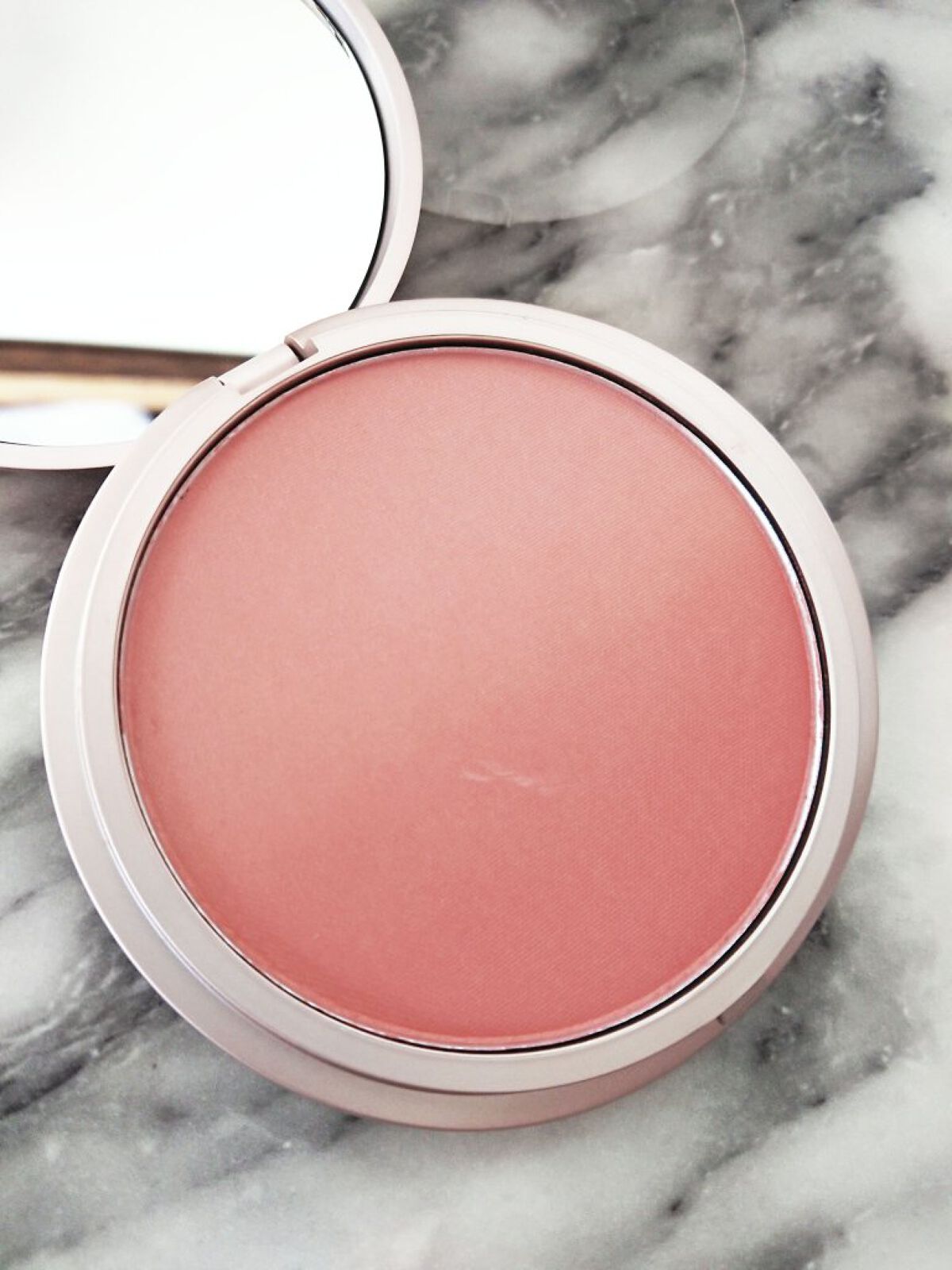 ライトウェイト マットチーク/SHEGLAM/パウダーチークを使ったクチコミ（1枚目）