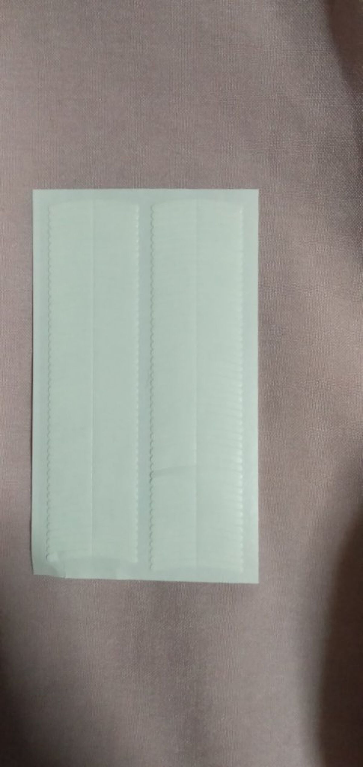 のび〜る アイテープ 両面テープタイプ/DAISO/二重まぶた用アイテムを使ったクチコミ（2枚目）