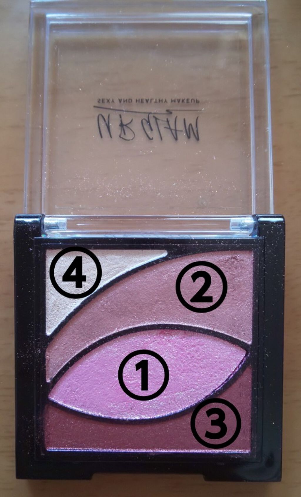 UR GLAM VELVET EYE COLOR PALETTE/U R GLAM/アイシャドウパレットを使ったクチコミ(3枚目)