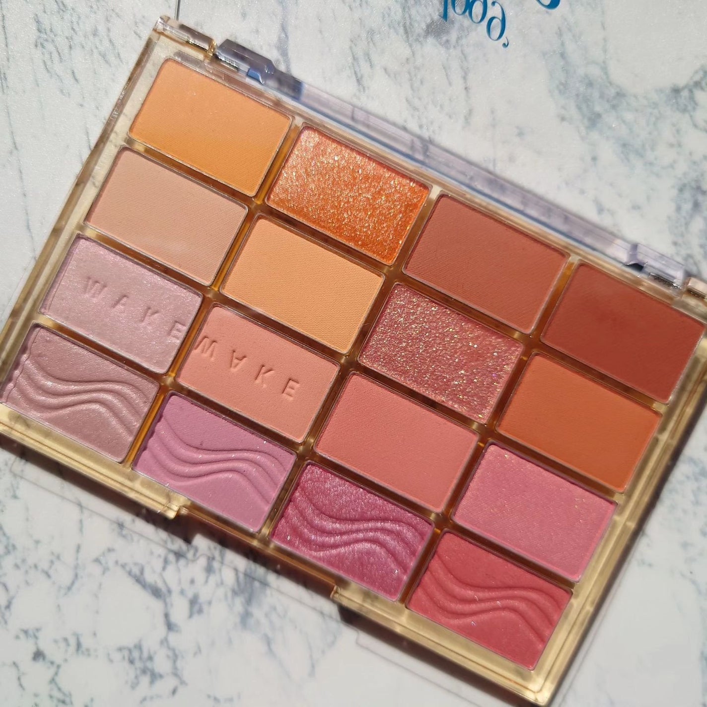 ソフトブラーリングアイパレット/wakemake/アイシャドウパレットを使ったクチコミ(3枚目)