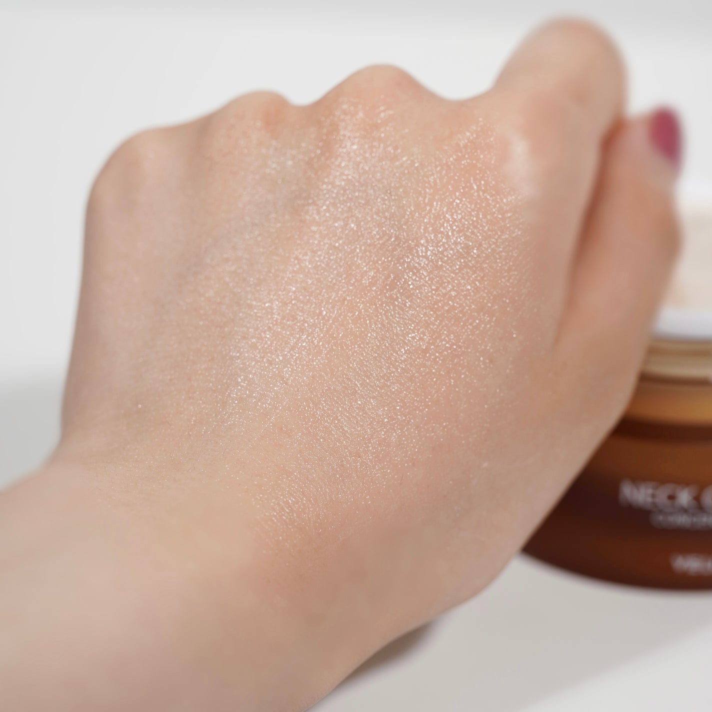 ベラ アルティメットエージ ネッククリーム/VELLA/フェイスクリームを使ったクチコミ(4枚目)