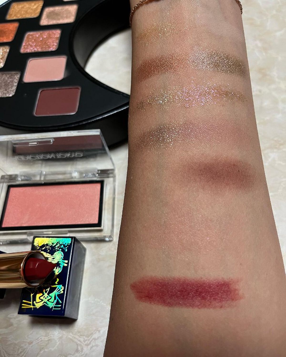 キヌ ルージュ サテン RD196(限定パッケージ)/shu uemura/口紅を使ったクチコミ（3枚目）